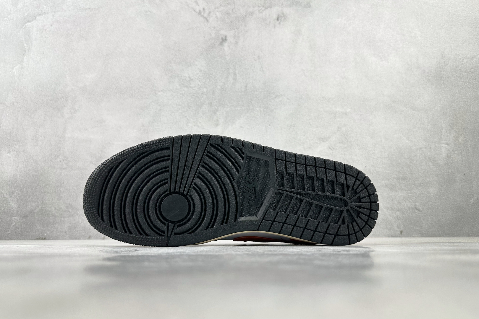 综合版 Jordan Air Jordan 1 黑白色 553558-081