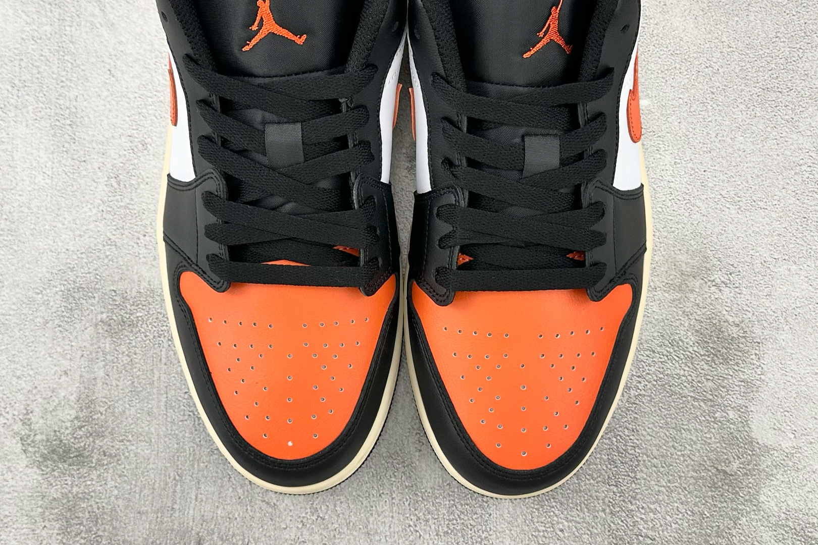 综合版 Jordan Air Jordan 1 黑白色 553558-081