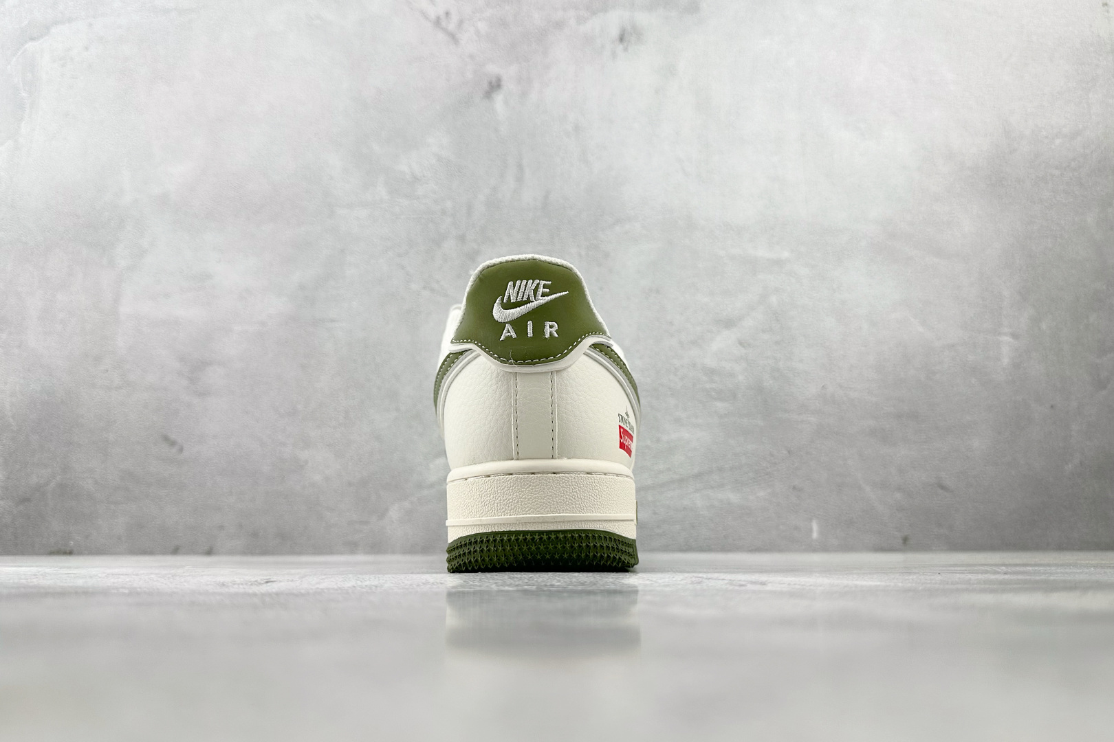 XC特价 
Nike Air Force 1'07  Supreme 联名 米白绿

货号：BB1616