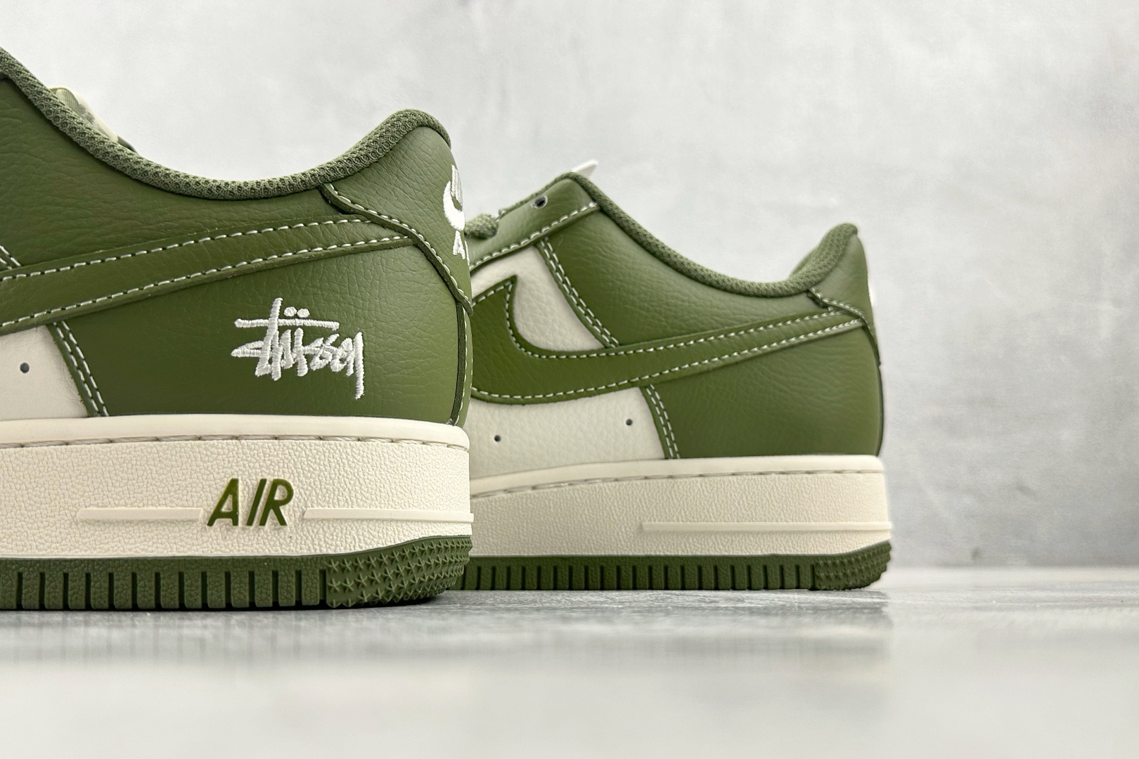 XC特价 
Nike Air Force 1'07  斯图西 联名 绿白

货号：BB5353 515
