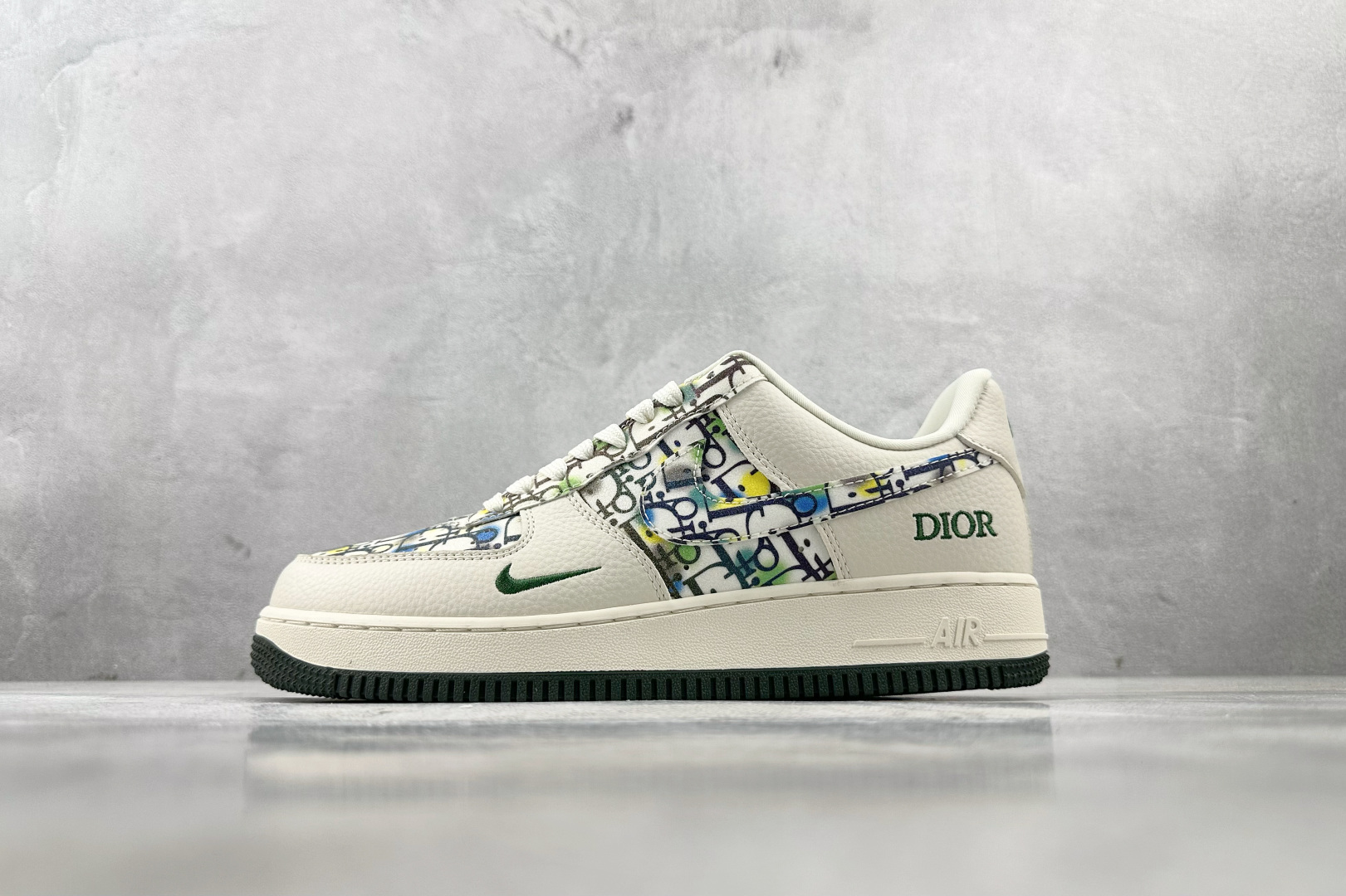 XC 
Nike Air Force 1'07  GUCCI 联名 米白绿

货号：DF0188 065