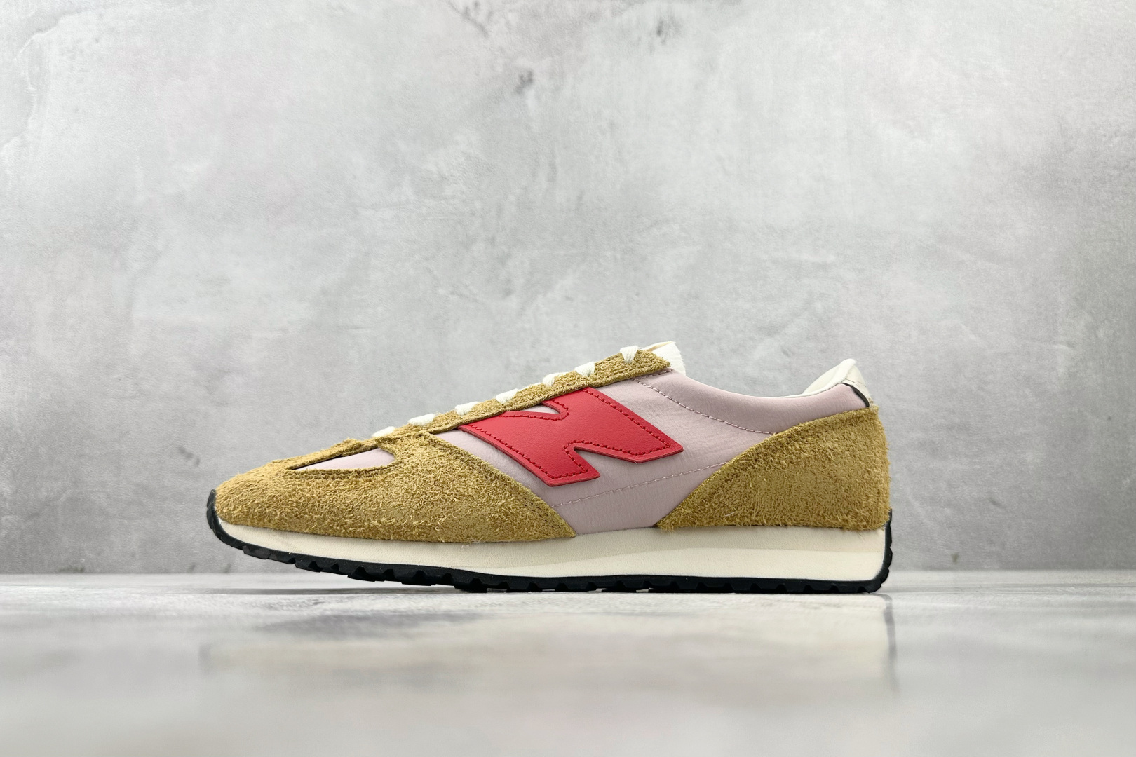 DT 
公司级 New Balance NB 471 黄粉

货号：U471AC
尺码：36 36.5 