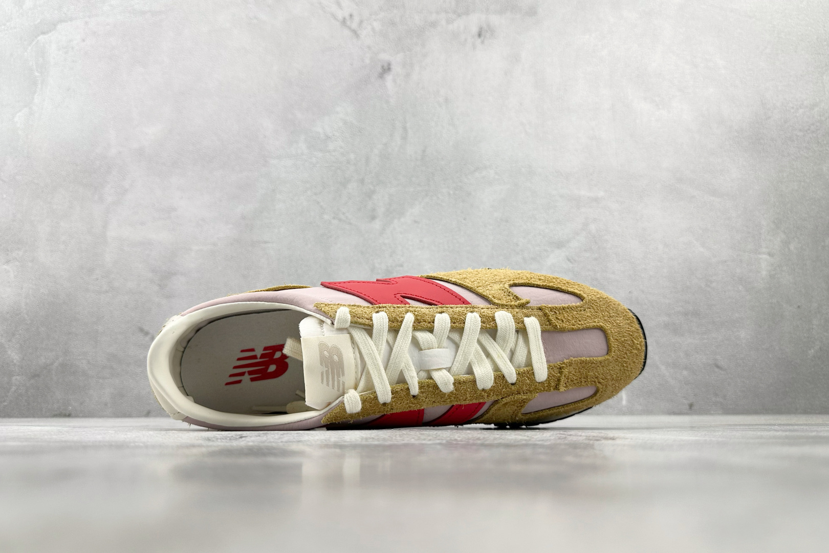 DT 
公司级 New Balance NB 471 黄粉

货号：U471AC
尺码：36 36.5 