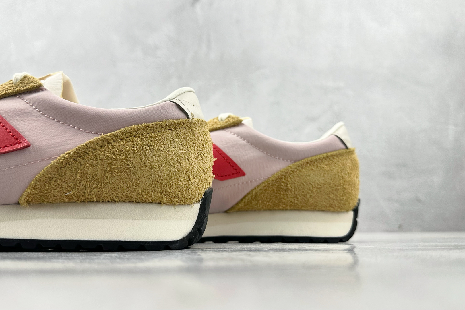 DT 
公司级 New Balance NB 471 黄粉

货号：U471AC
尺码：36 36.5 