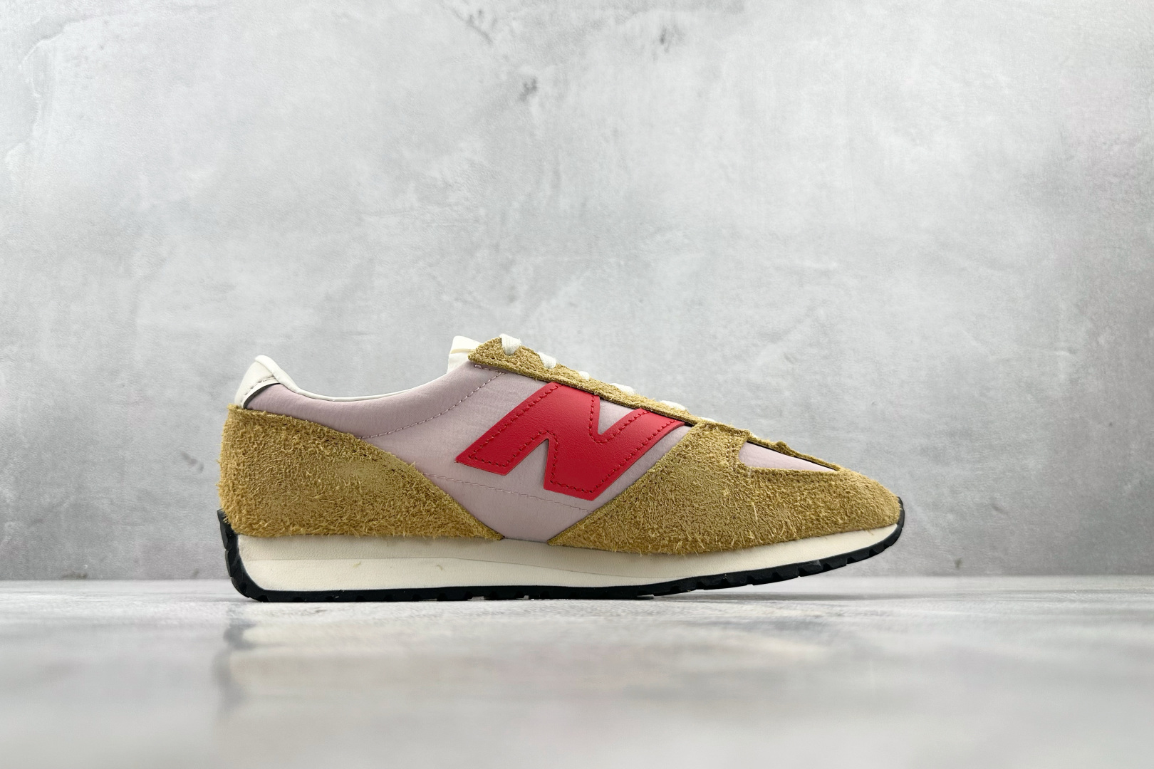 DT 
公司级 New Balance NB 471 黄粉

货号：U471AC
尺码：36 36.5 