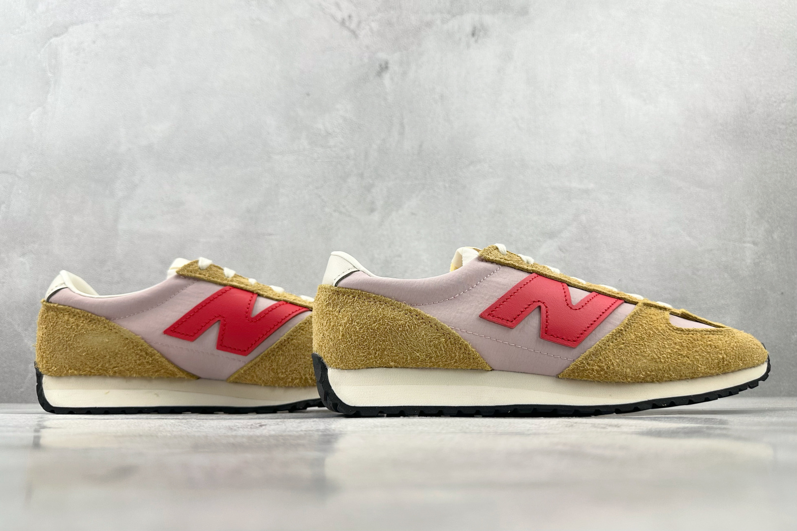 DT 
公司级 New Balance NB 471 黄粉

货号：U471AC
尺码：36 36.5 