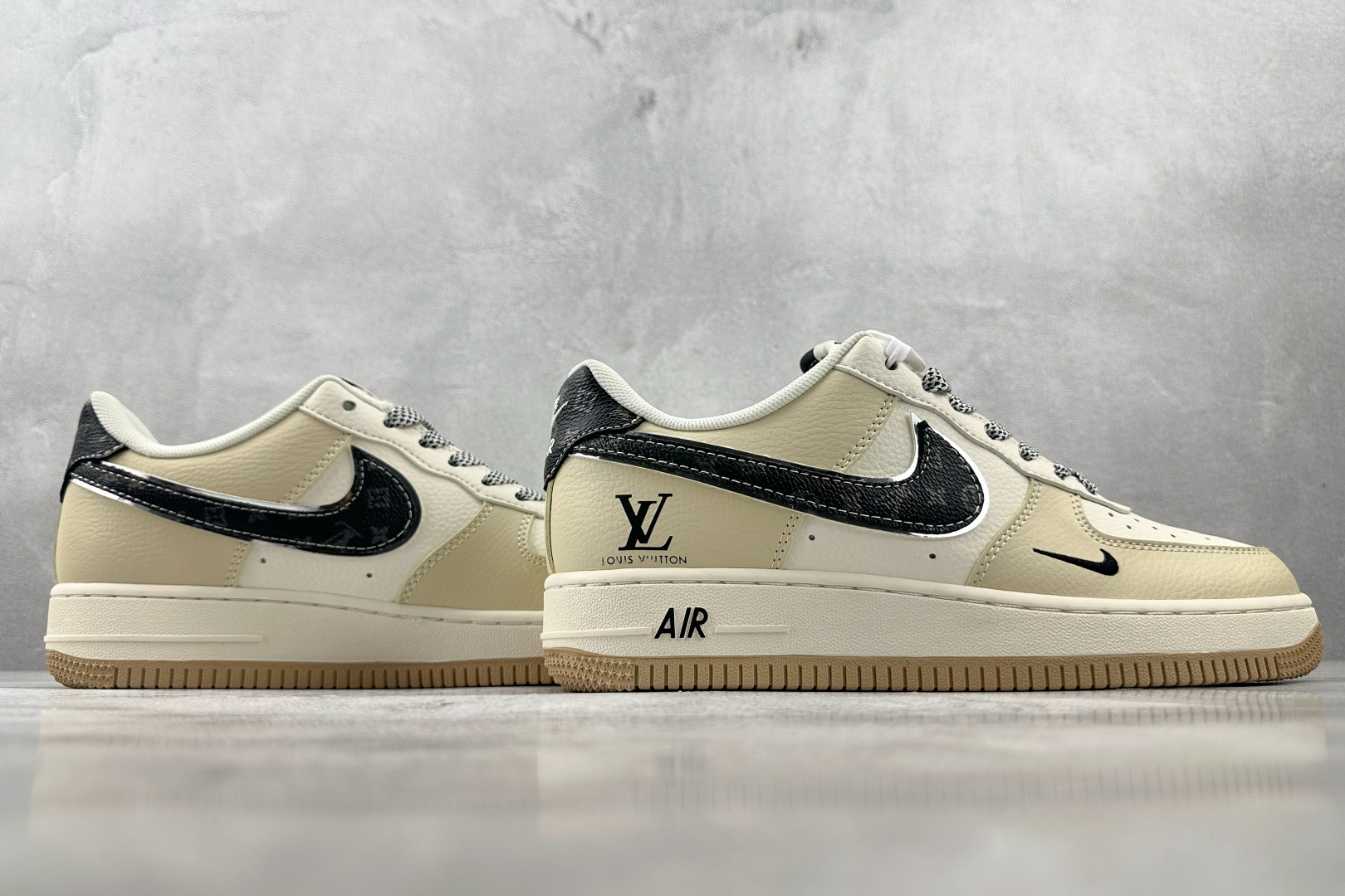 XC 
Nike Air Force 1'07  LV 联名 黄白黑

货号：ZH2598 308
尺码