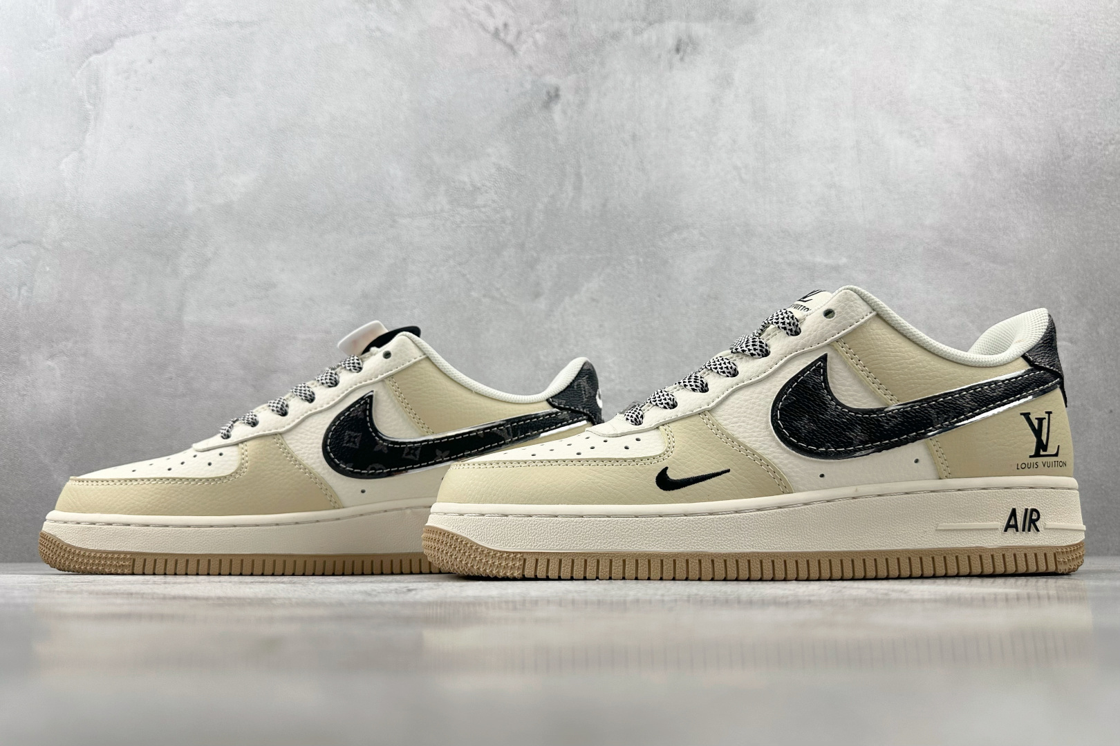 XC 
Nike Air Force 1'07  LV 联名 黄白黑

货号：ZH2598 308
尺码