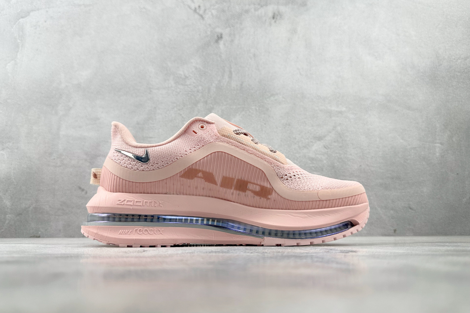 H11 
平台爆款  Nike Pegasus Premium Atmosphere 粉色

货号：HQ