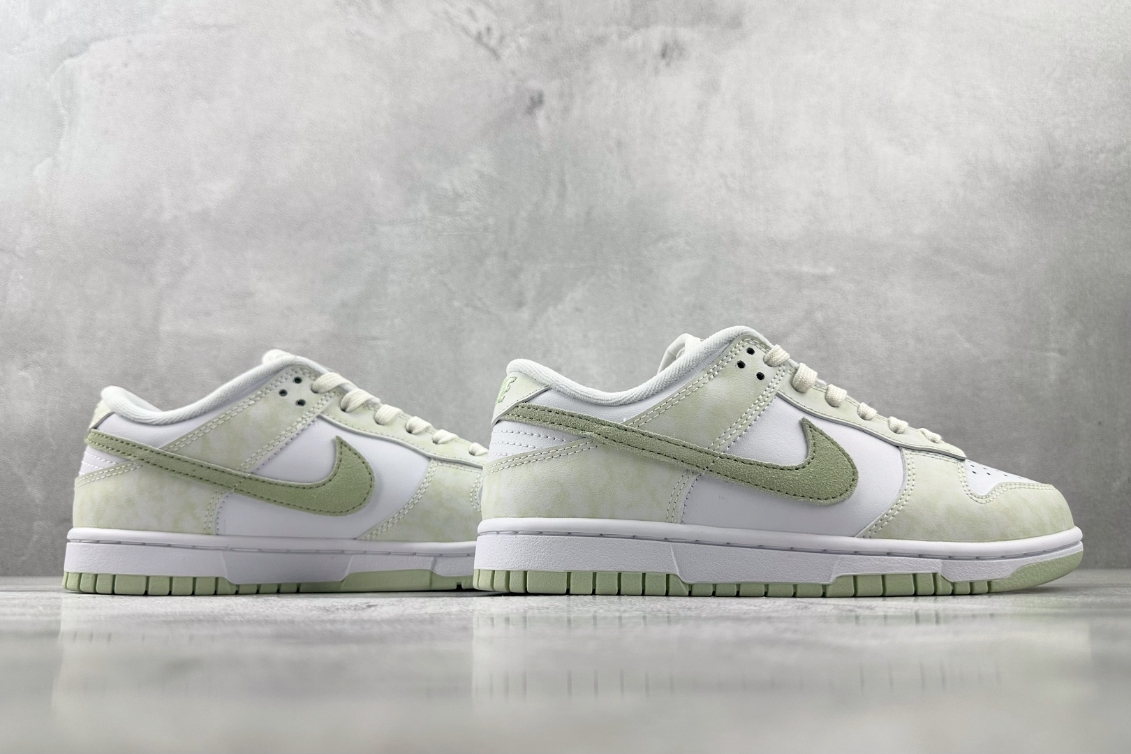 YC 
Nike Dunk Low  WMNS 白绿色

货号：IB4647-131
尺码：35.5 3