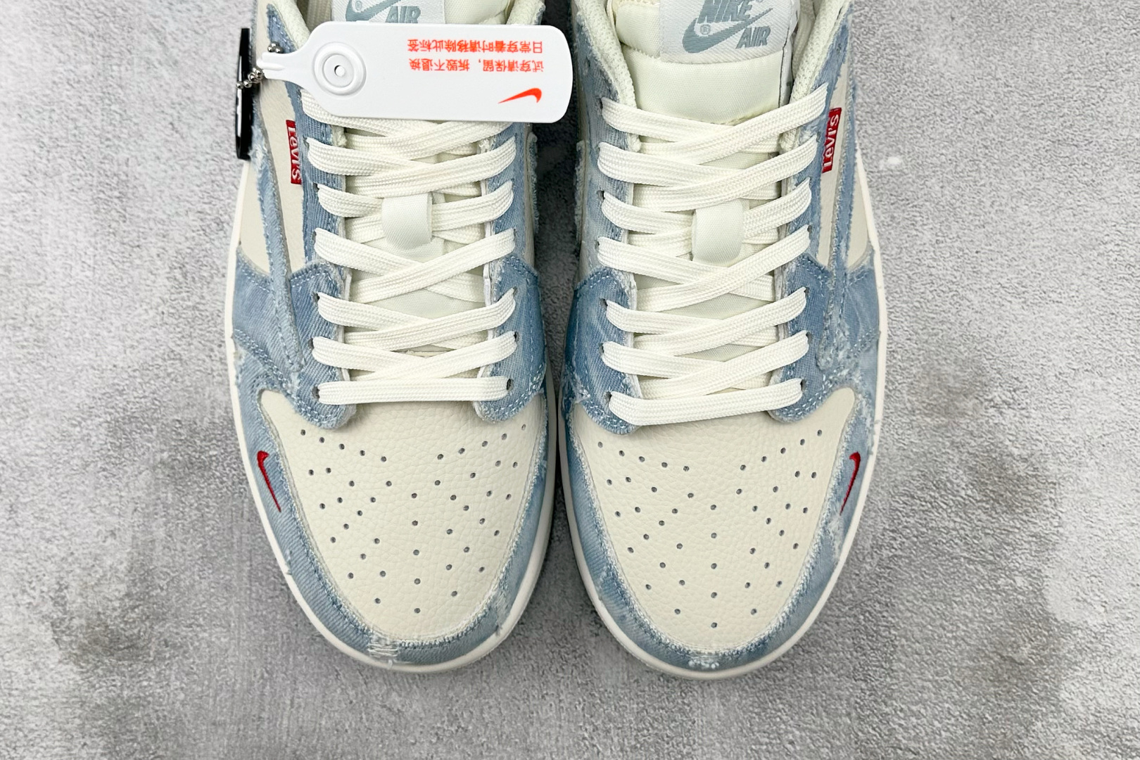 DK 
定制 Air Jordan 1 Low ow SP 倒钩 李维斯联名 蓝白

货号：LE2436