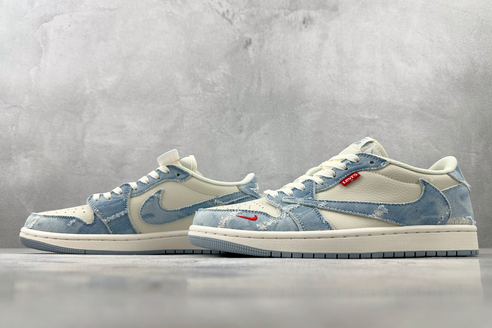 DK 
定制 Air Jordan 1 Low ow SP 倒钩 李维斯联名 蓝白

货号：LE2436