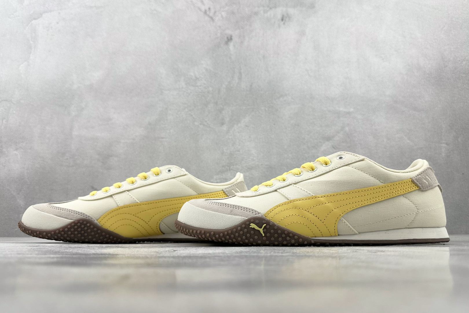 PM 
平台爆款  PUMA Bella UT Canvas 白黄

货号：-01
尺码：35.5 36