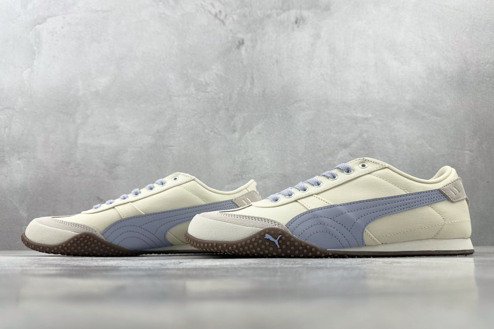 PM 
平台爆款  PUMA Bella UT Canvas 白蓝

货号：-03
尺码：35.5 36