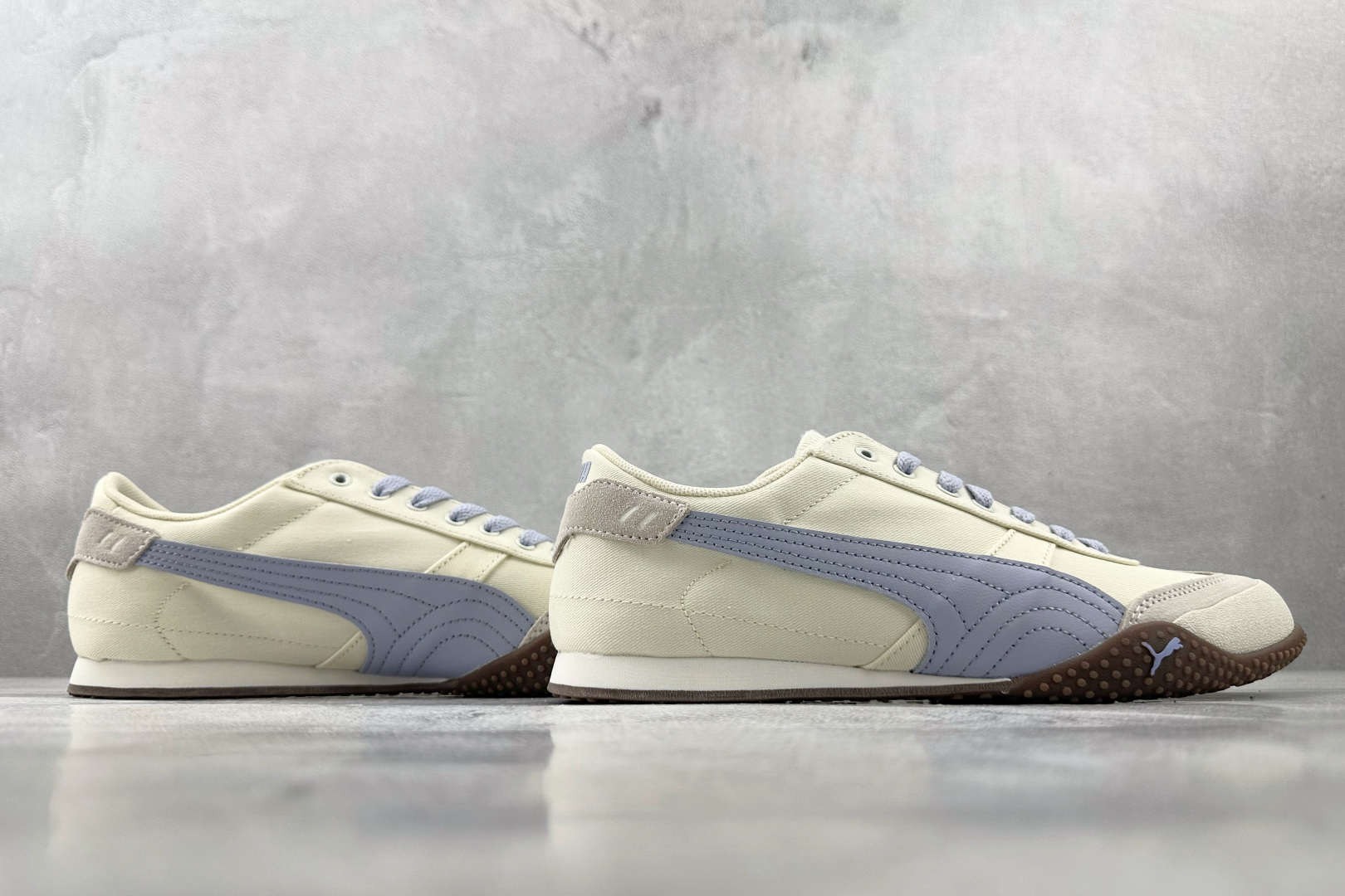 PM 
平台爆款  PUMA Bella UT Canvas 白蓝

货号：-03
尺码：35.5 36