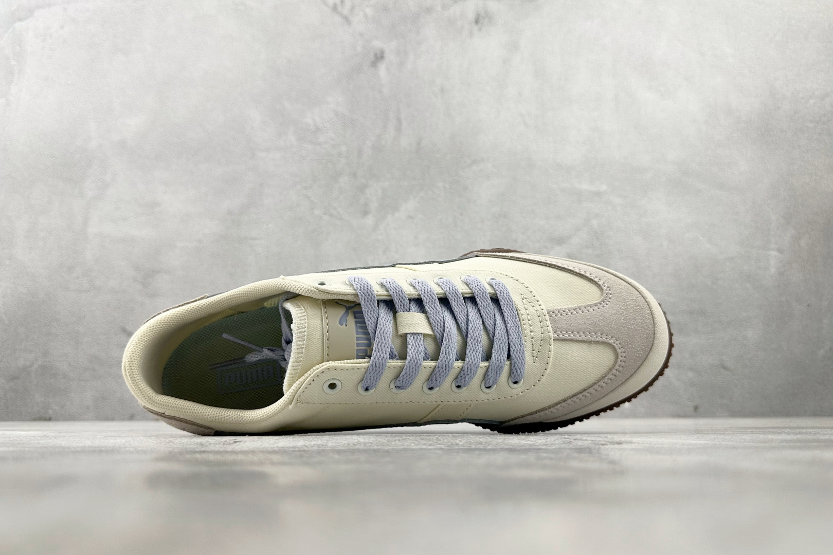 PM 
平台爆款  PUMA Bella UT Canvas 白蓝

货号：-03
尺码：35.5 36
