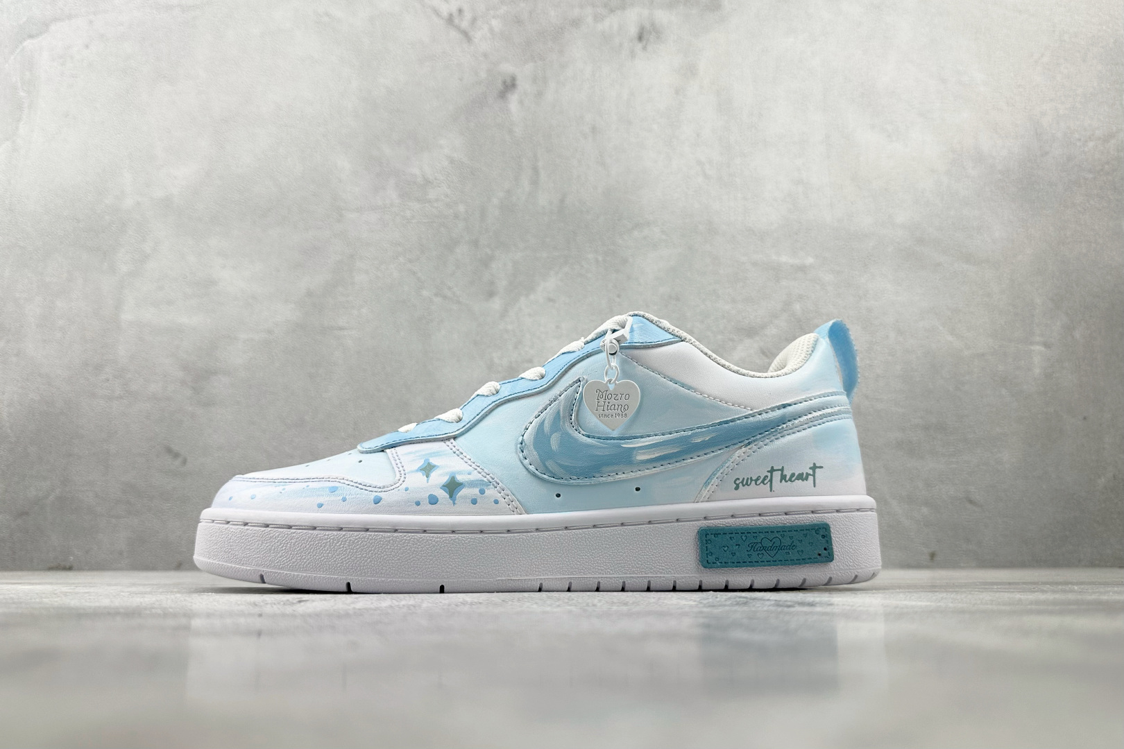 定制版  
【定制球鞋】Nike Court Borough 夏日出游 浪漫 520 蓝

货号：BQ5