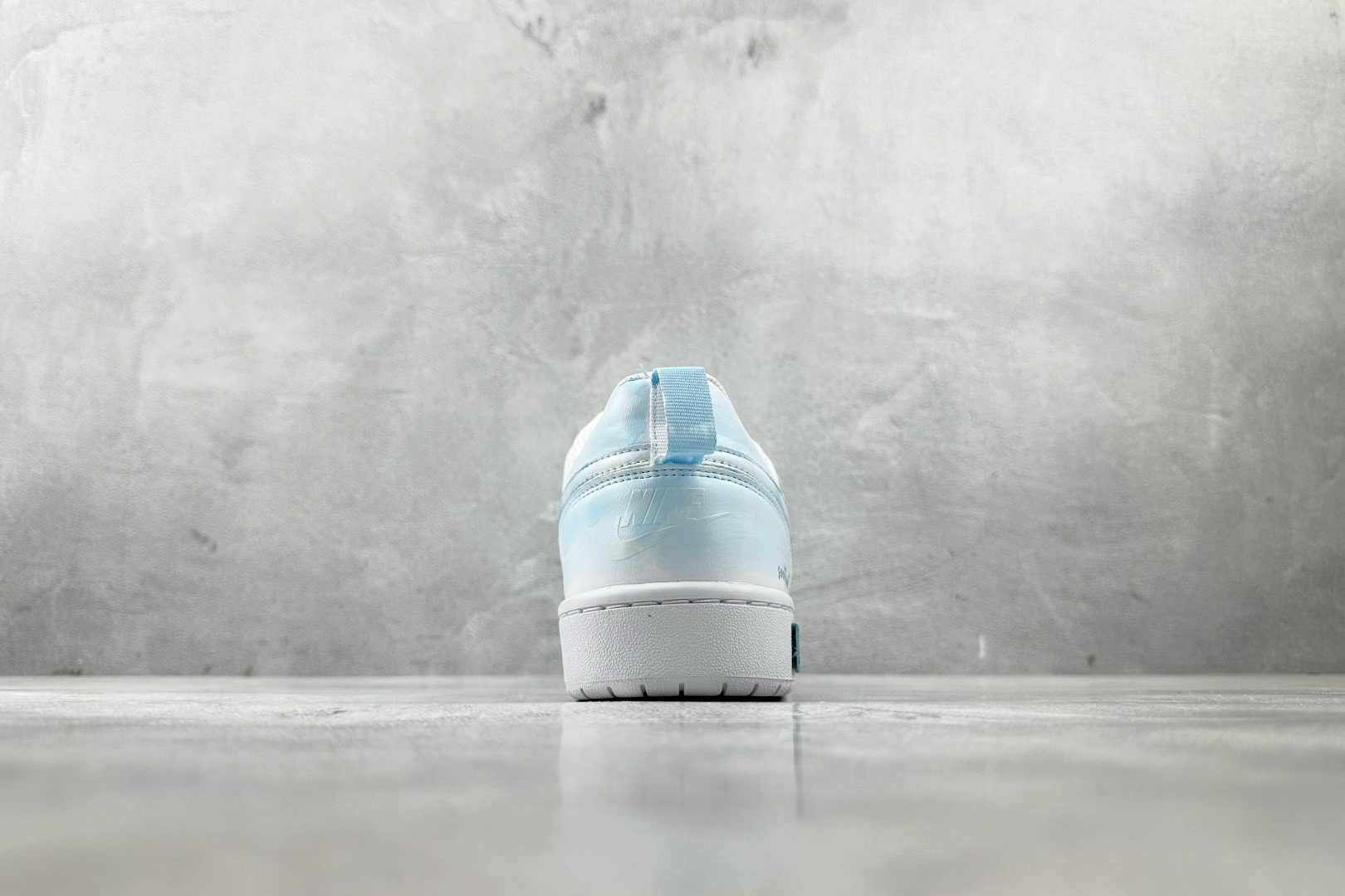 定制版  
【定制球鞋】Nike Court Borough 夏日出游 浪漫 520 蓝

货号：BQ5