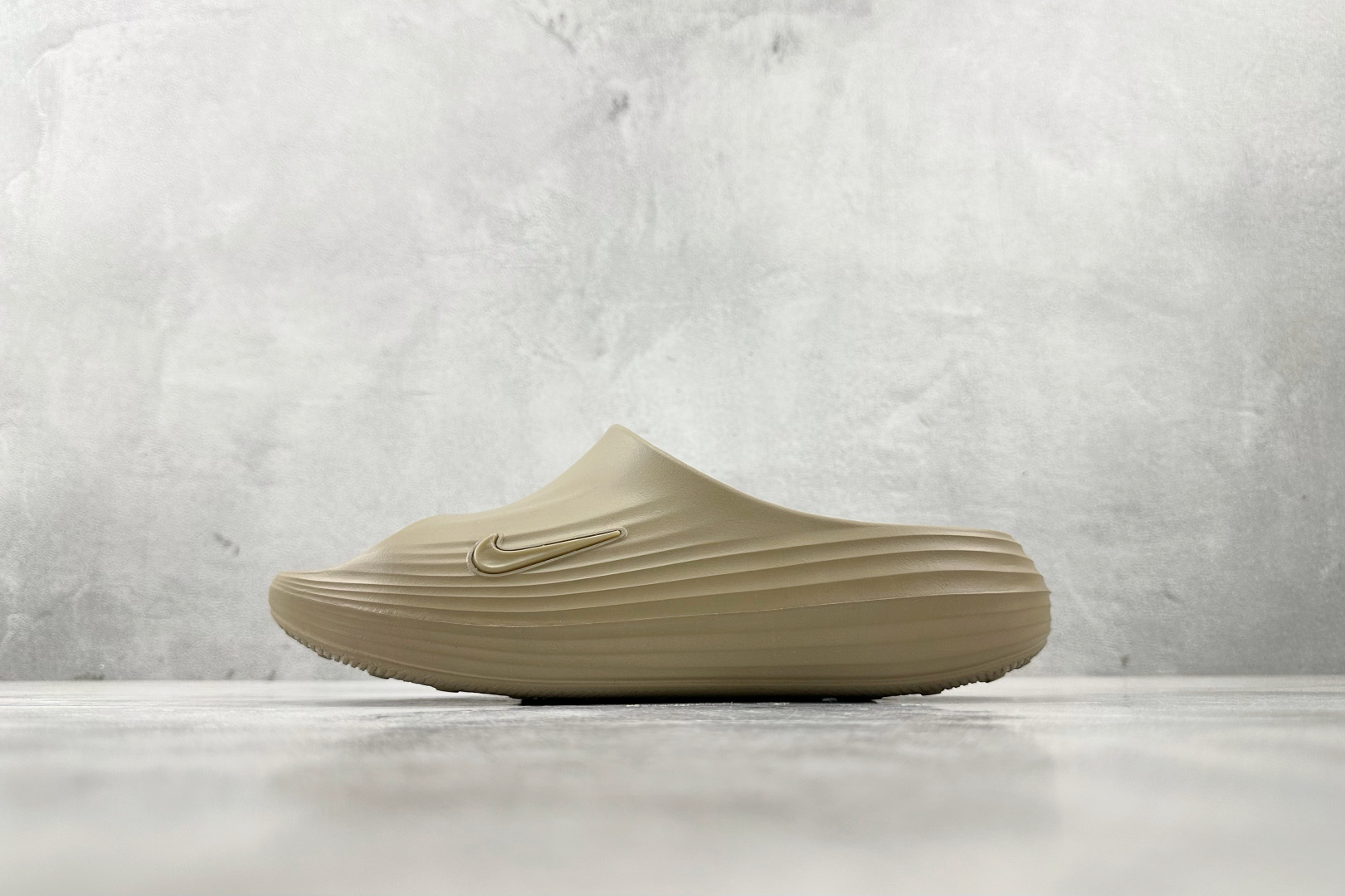 Nike ReactX Rejuven8 棕色 HV4479-200
