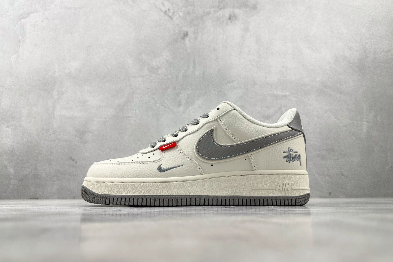 Nike Air Force 1’07 斯图西 联名 米白灰 CS5288-008