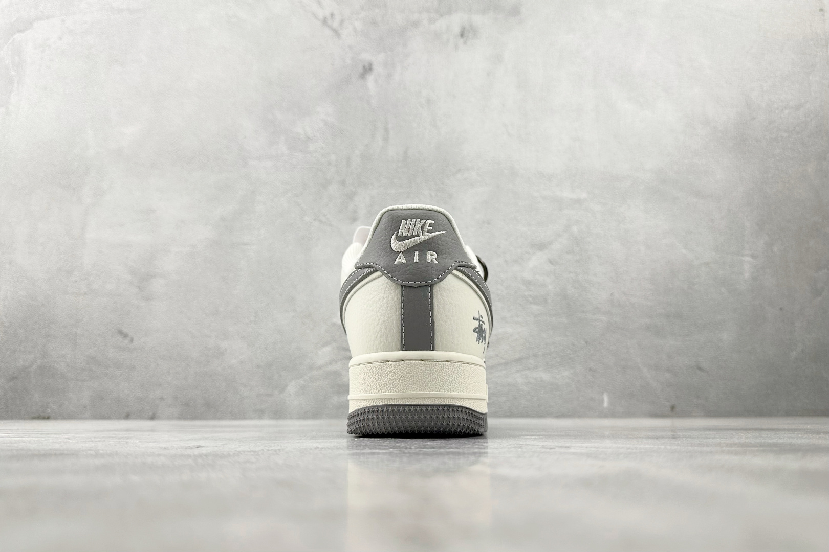 Nike Air Force 1'07 斯图西 联名 米白灰 CS5288-008