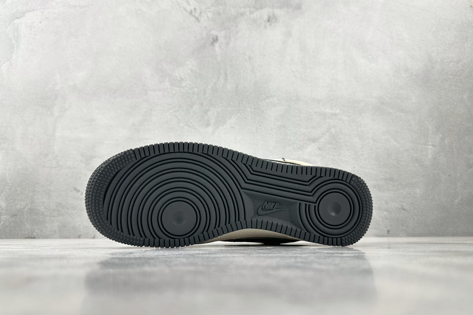 Nike Air Force 1'07 supreme 联名 米白灰 SJ1198-600