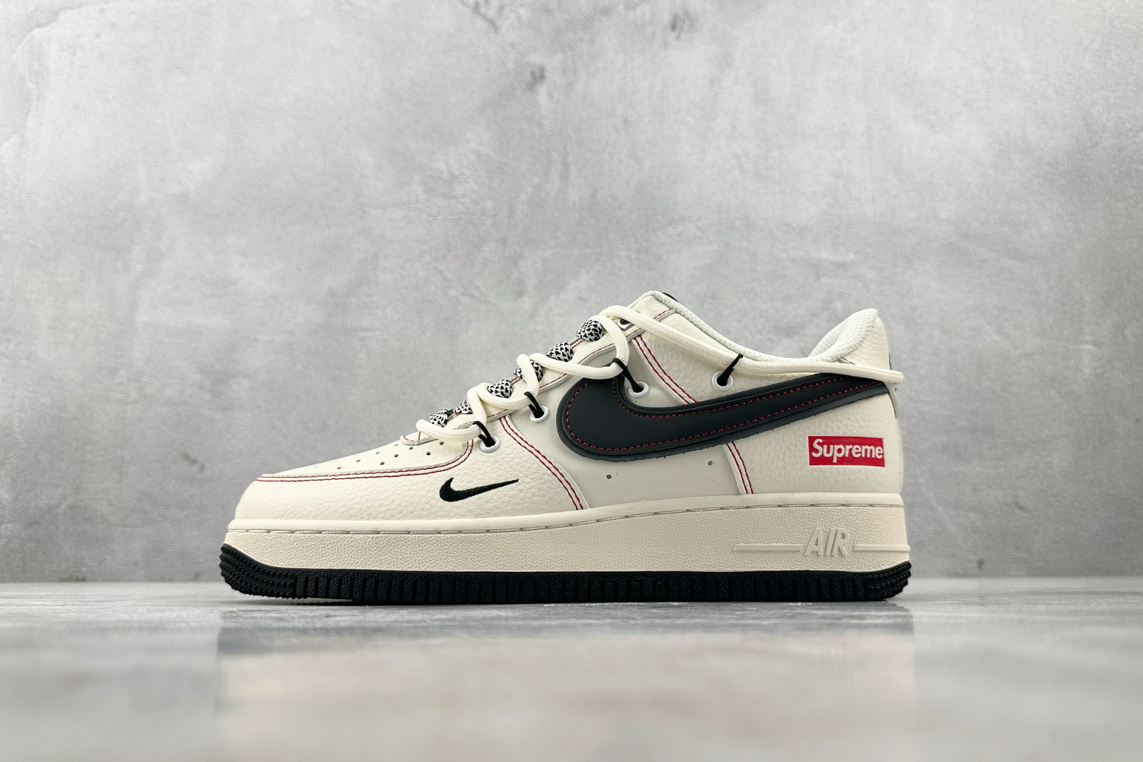Nike Air Force 1’07 supreme 联名 米白黑 SJ1198-104