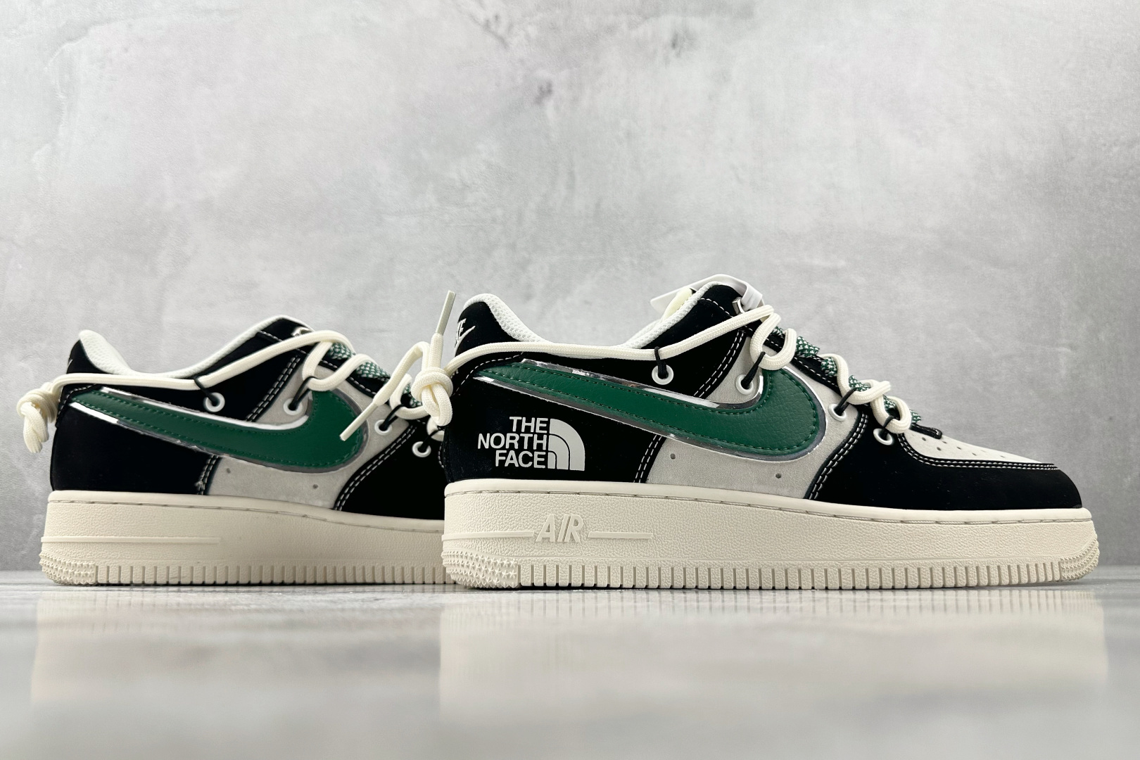 Nike Air Force 1'07 北面 联名 黑白绿 SJ1198 110 尺码：36 36.5 37.5 38 38.5 39 40 40.5 41 42 42.5 43 44 44.5 45 编码：30