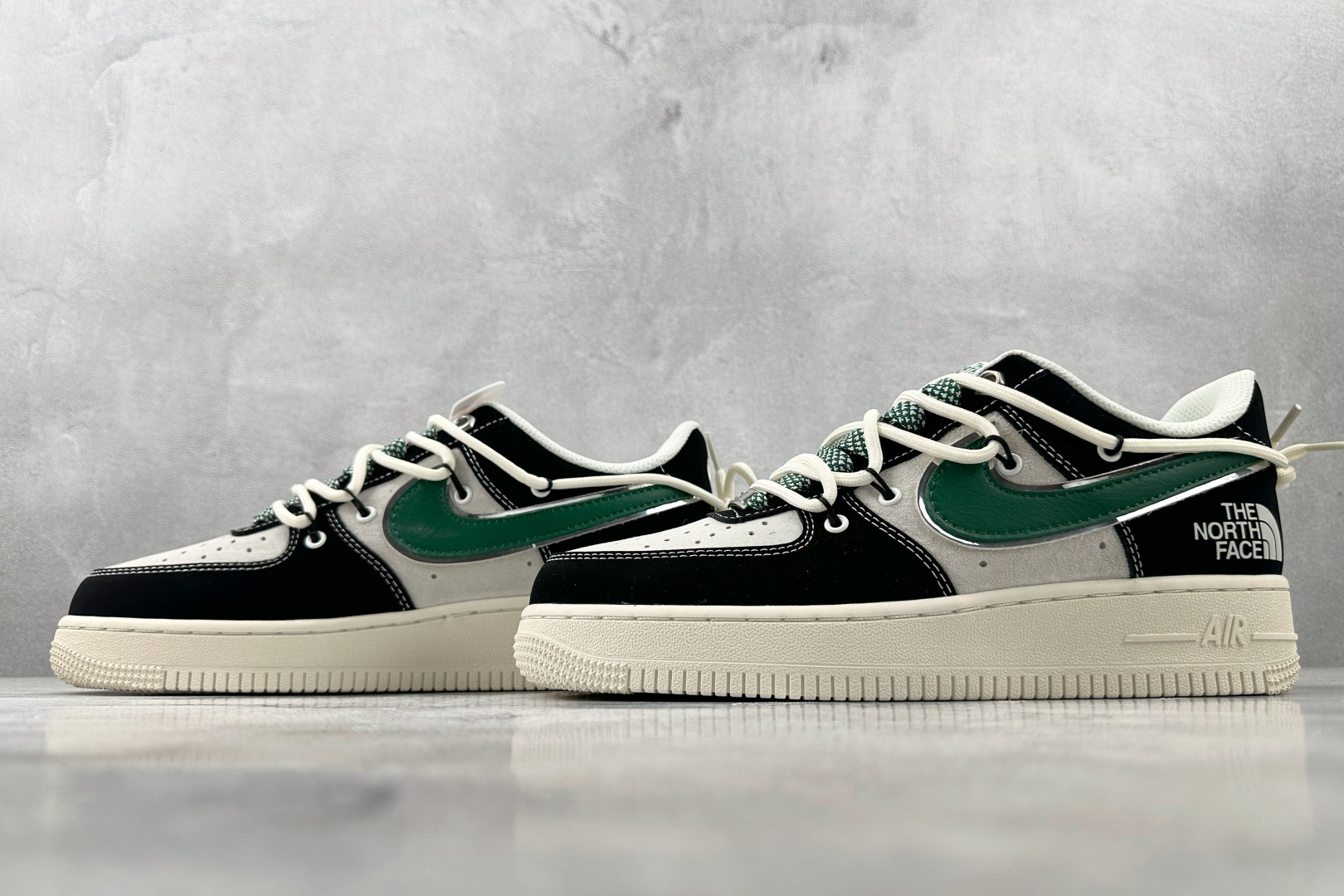 Nike Air Force 1'07 北面 联名 黑白绿 SJ1198 110 尺码：36 36.5 37.5 38 38.5 39 40 40.5 41 42 42.5 43 44 44.5 45 编码：30