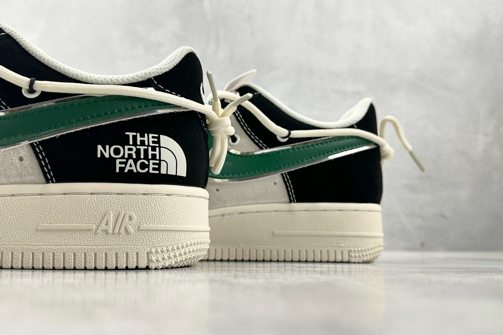 Nike Air Force 1'07 北面 联名 黑白绿 SJ1198 110 尺码：36 36.5 37.5 38 38.5 39 40 40.5 41 42 42.5 43 44 44.5 45 编码：30
