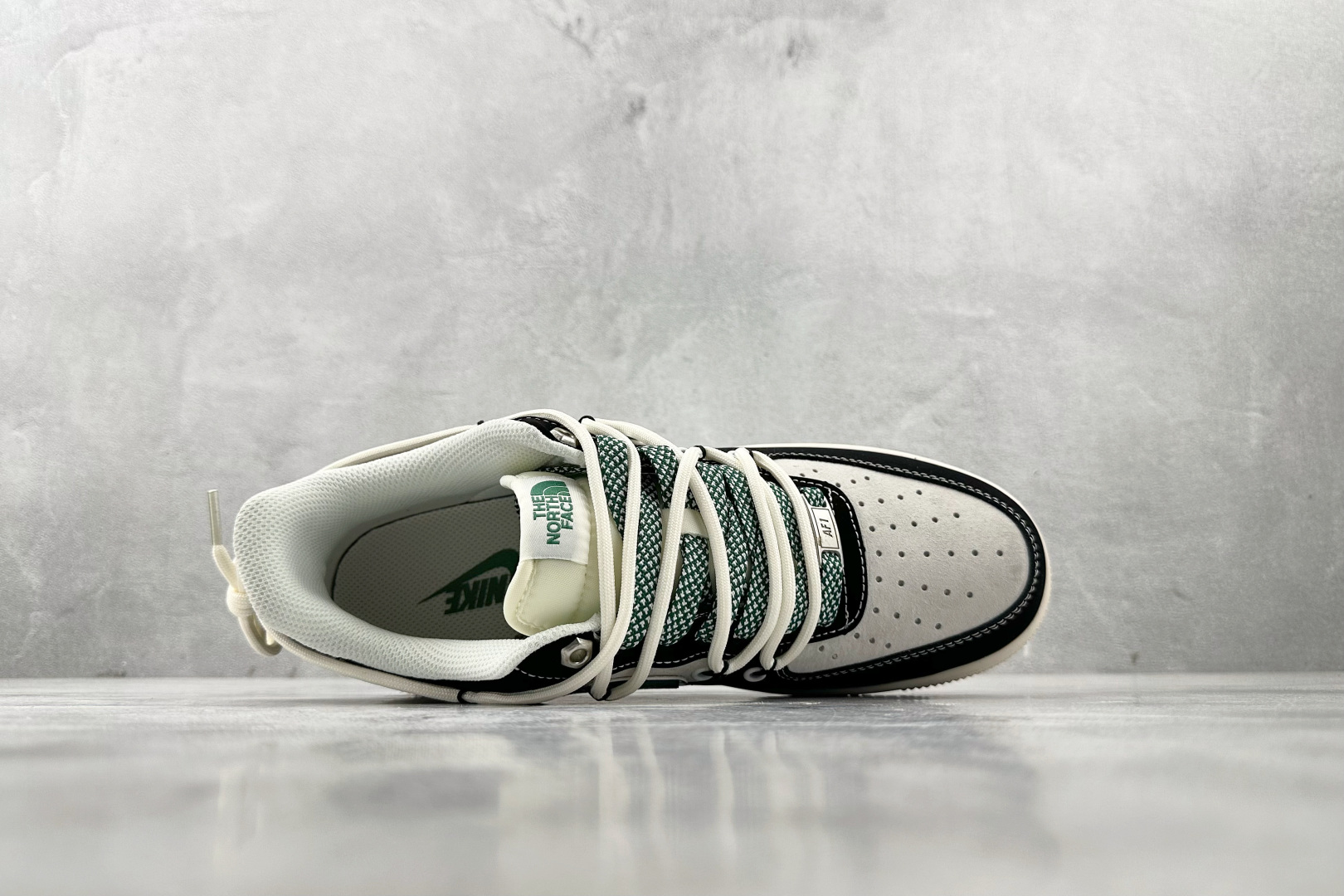 Nike Air Force 1'07 北面 联名 黑白绿 SJ1198 110 尺码：36 36.5 37.5 38 38.5 39 40 40.5 41 42 42.5 43 44 44.5 45 编码：30