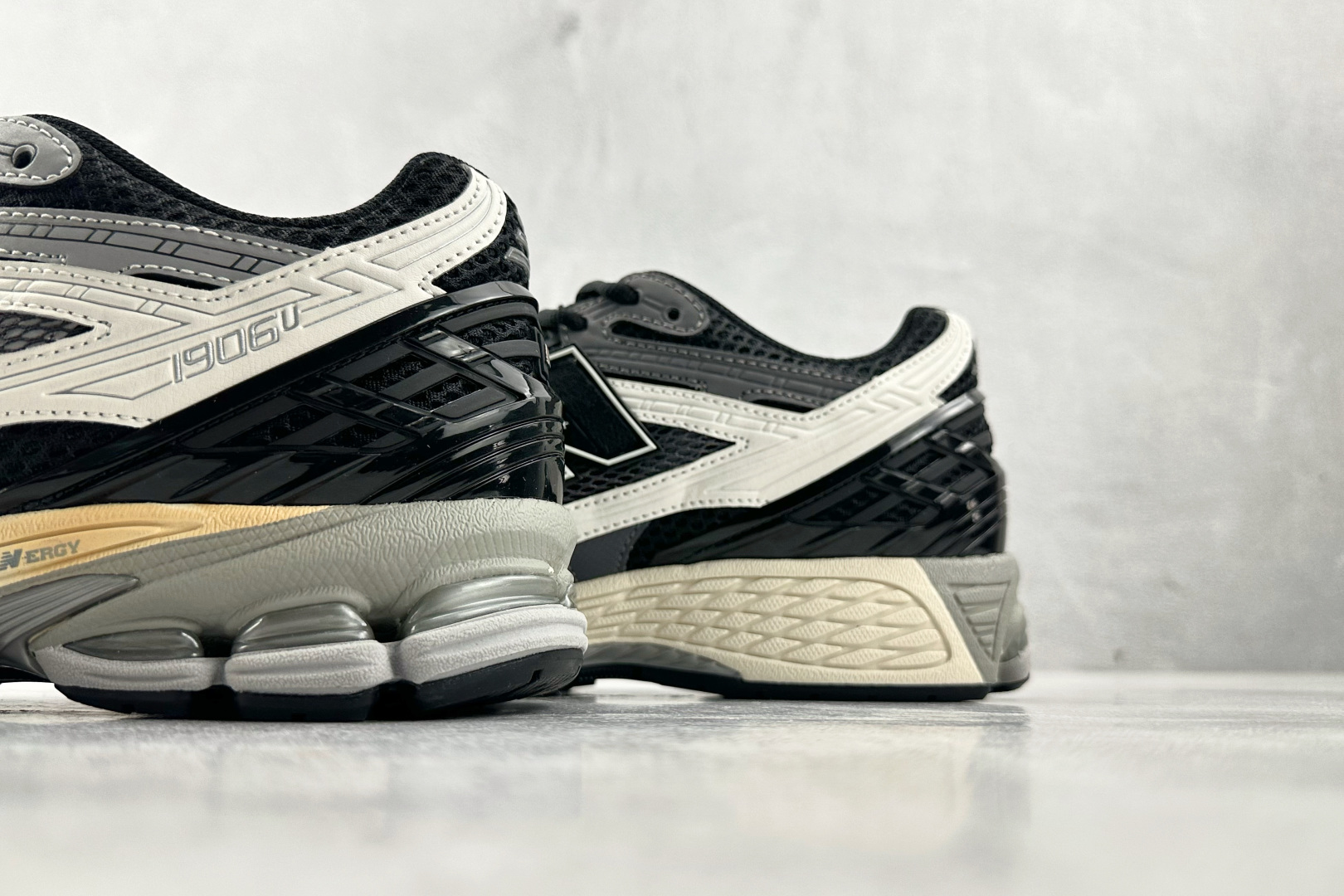 大厂出品 New Balance NB 1906U 黑米色 U1906NC