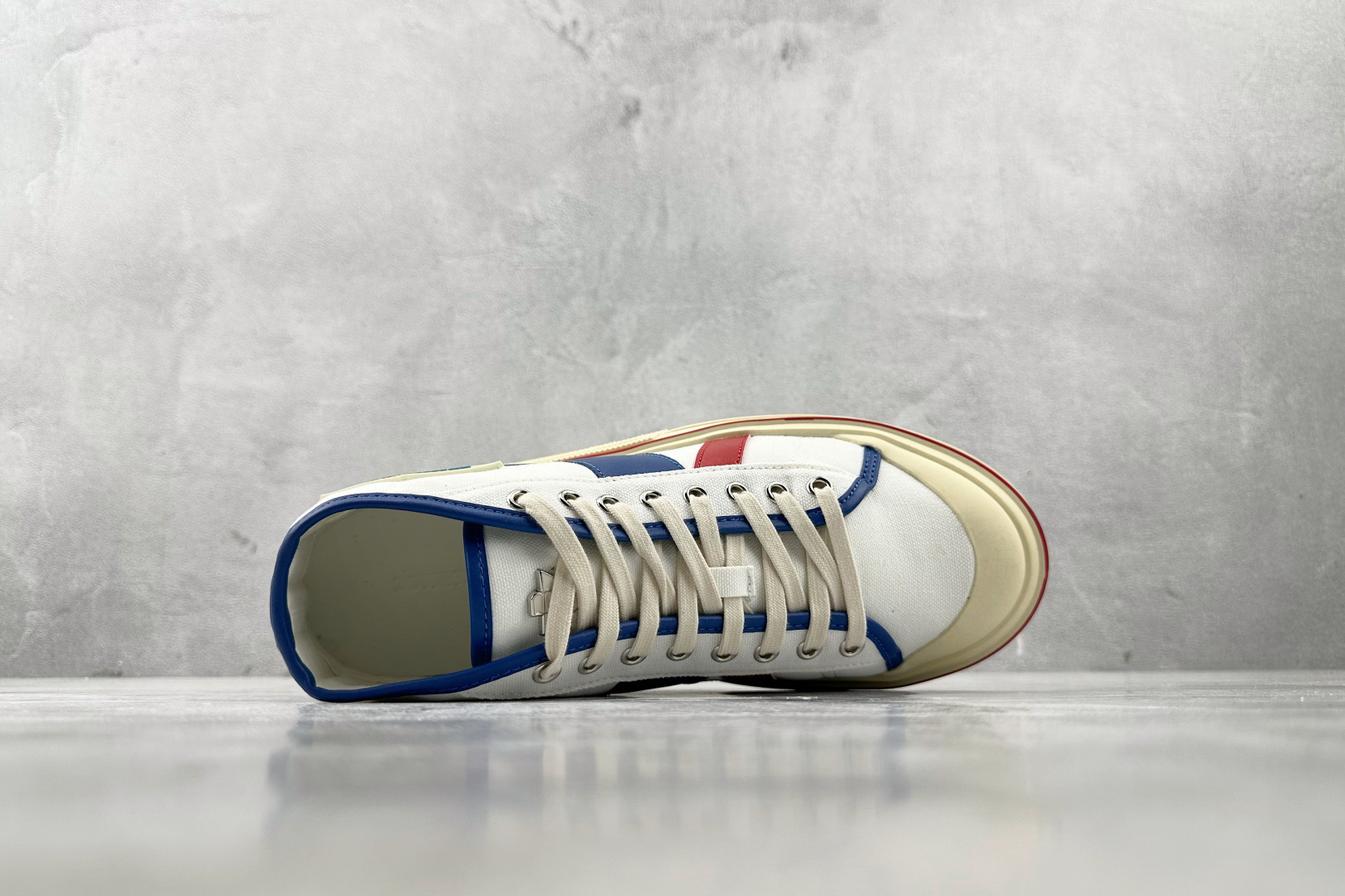 Bottega Veneta葆蝶家 Eliot 蓝色 827556V5JG19643