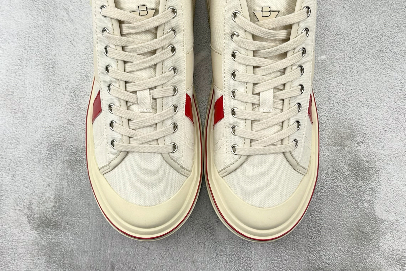 Bottega Veneta葆蝶家 Eliot 白色 827556V5JG19642