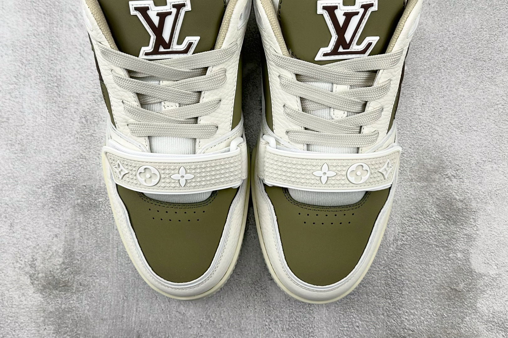 LOUIS VUITTON Trainer 米色 1ACW4C