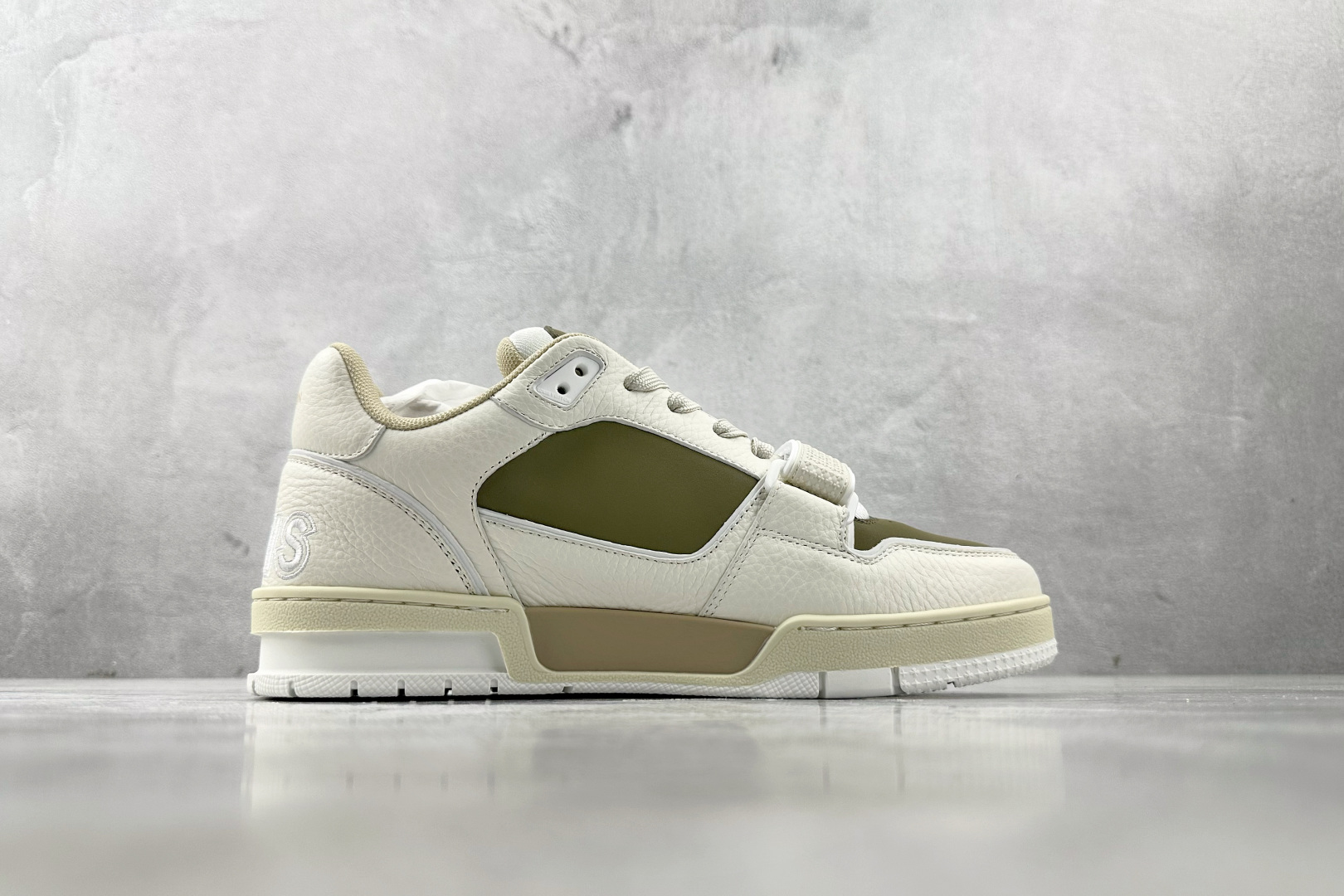 LOUIS VUITTON Trainer 米色 1ACW4C