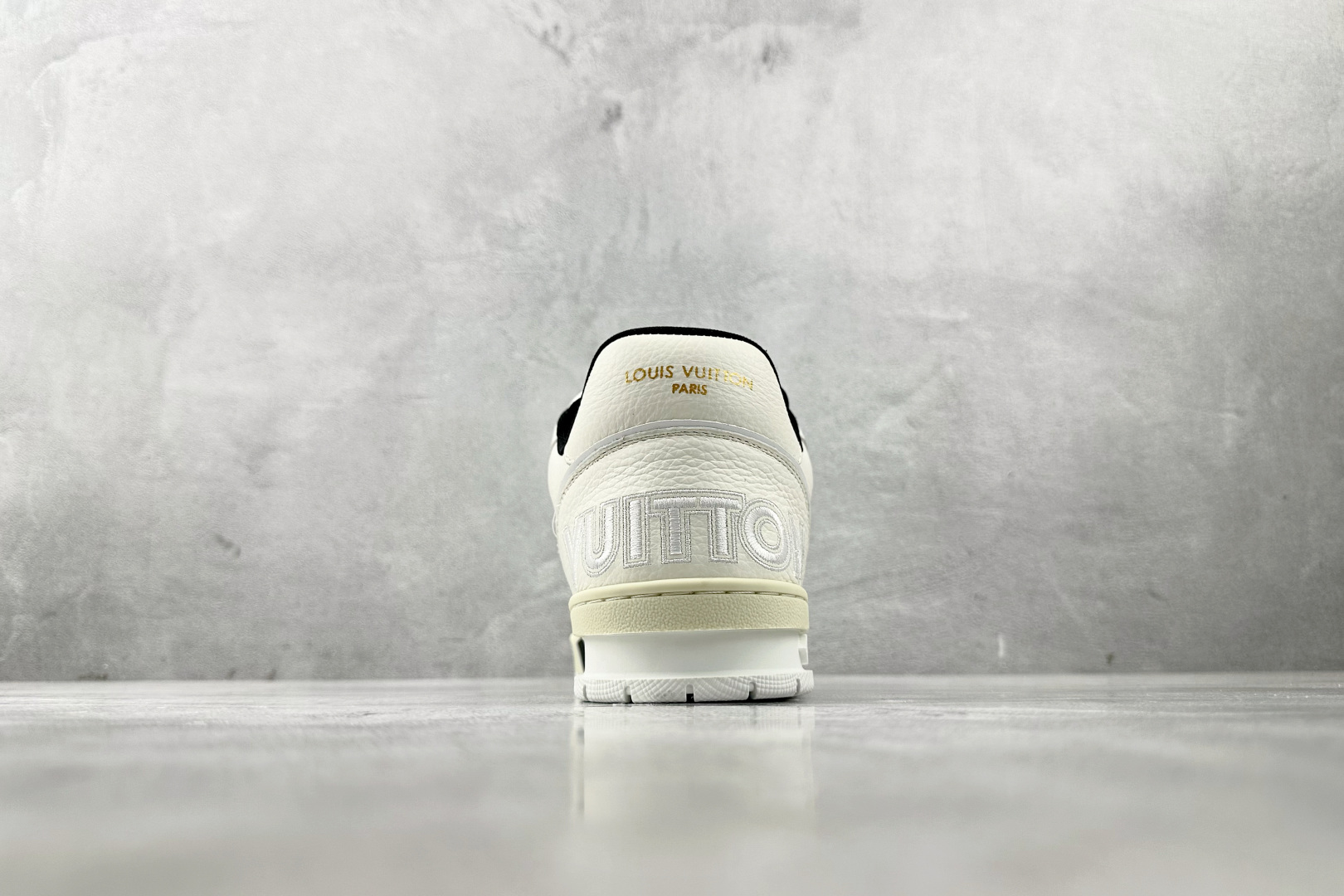 LOUIS VUITTON Trainer 黑色 1ACW3E