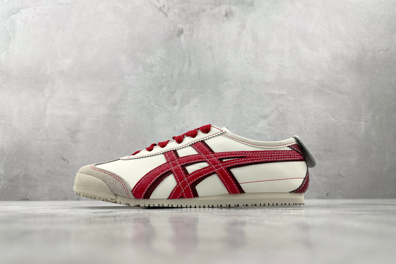 平台爆款 Onitsuka Tiger鬼塚虎 MEXICO 66 蛇年 白红色 1183C391-100