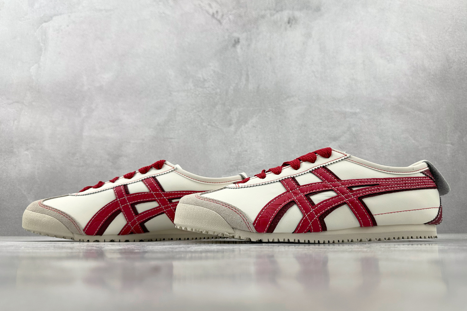 平台爆款 Onitsuka Tiger鬼塚虎 MEXICO 66 蛇年 白红色 1183C391-100