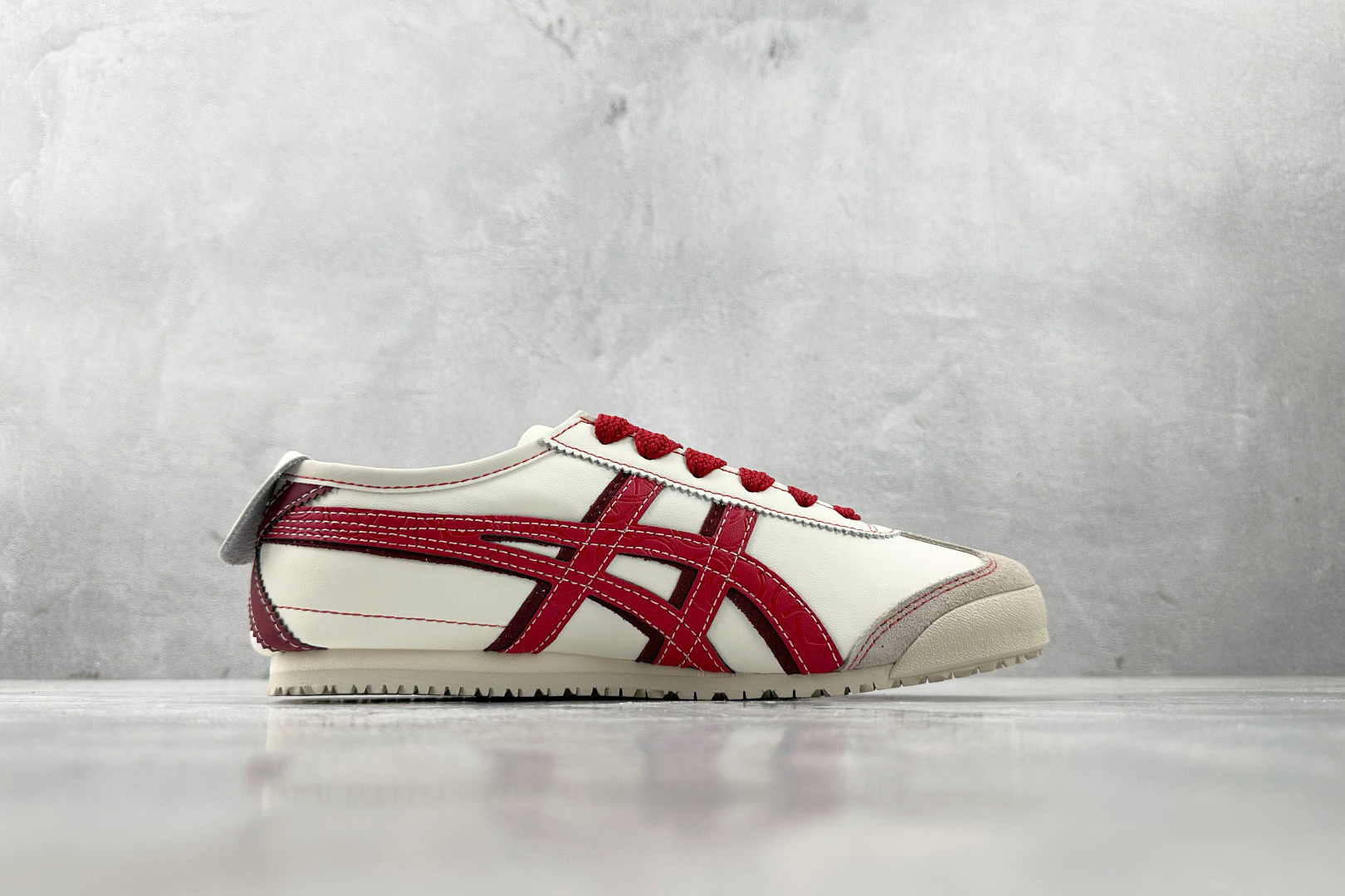 平台爆款 Onitsuka Tiger鬼塚虎 MEXICO 66 蛇年 白红色 1183C391-100
