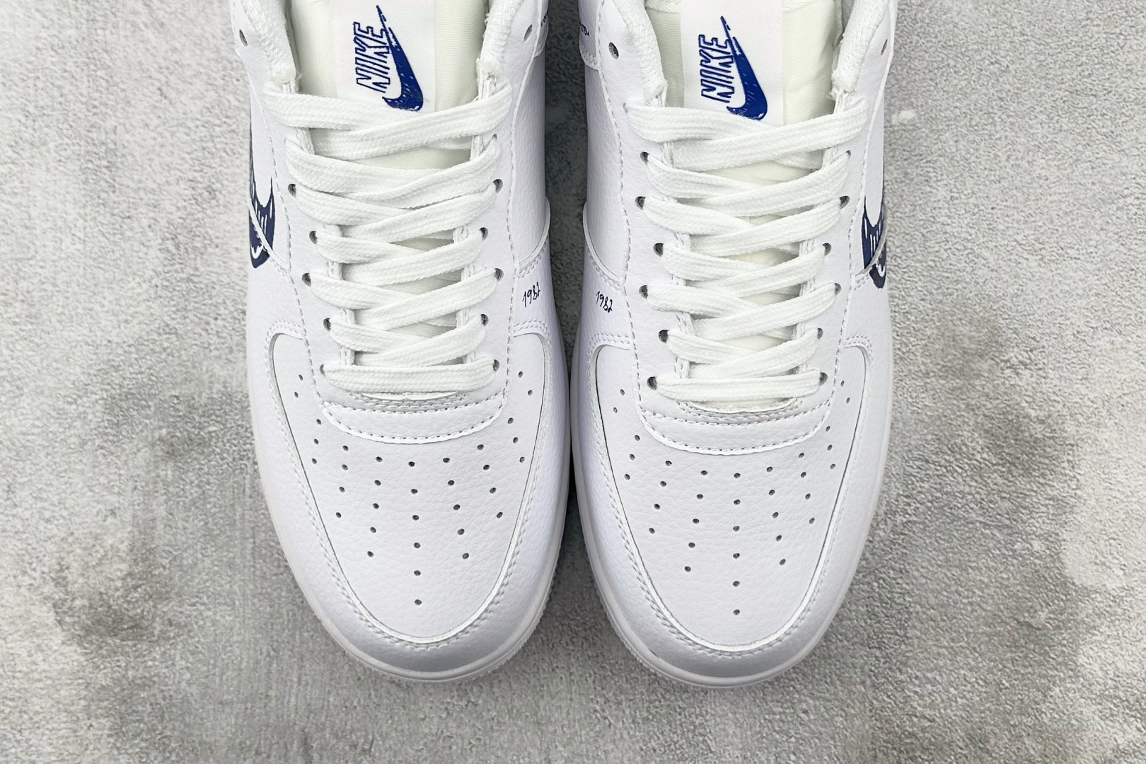 外贸批次 Nike Air Force 1 Sketch白蓝涂鸦 CW7581-100