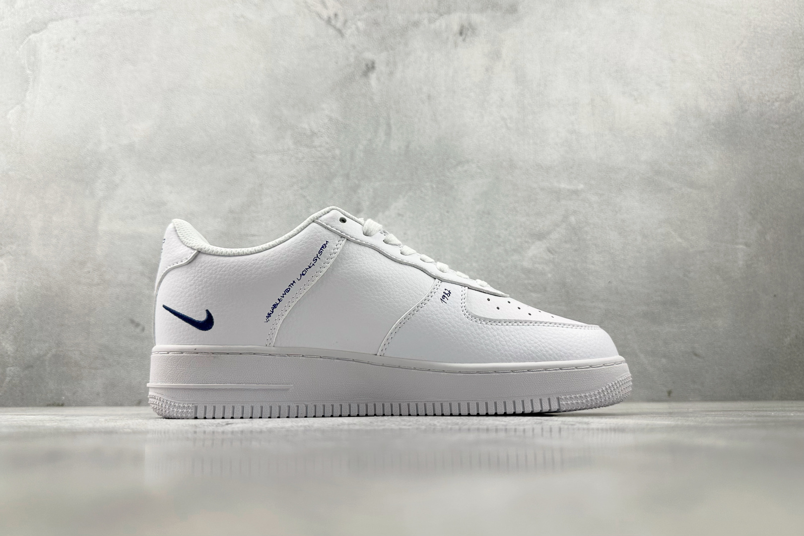 外贸批次 Nike Air Force 1 Sketch白蓝涂鸦 CW7581-100