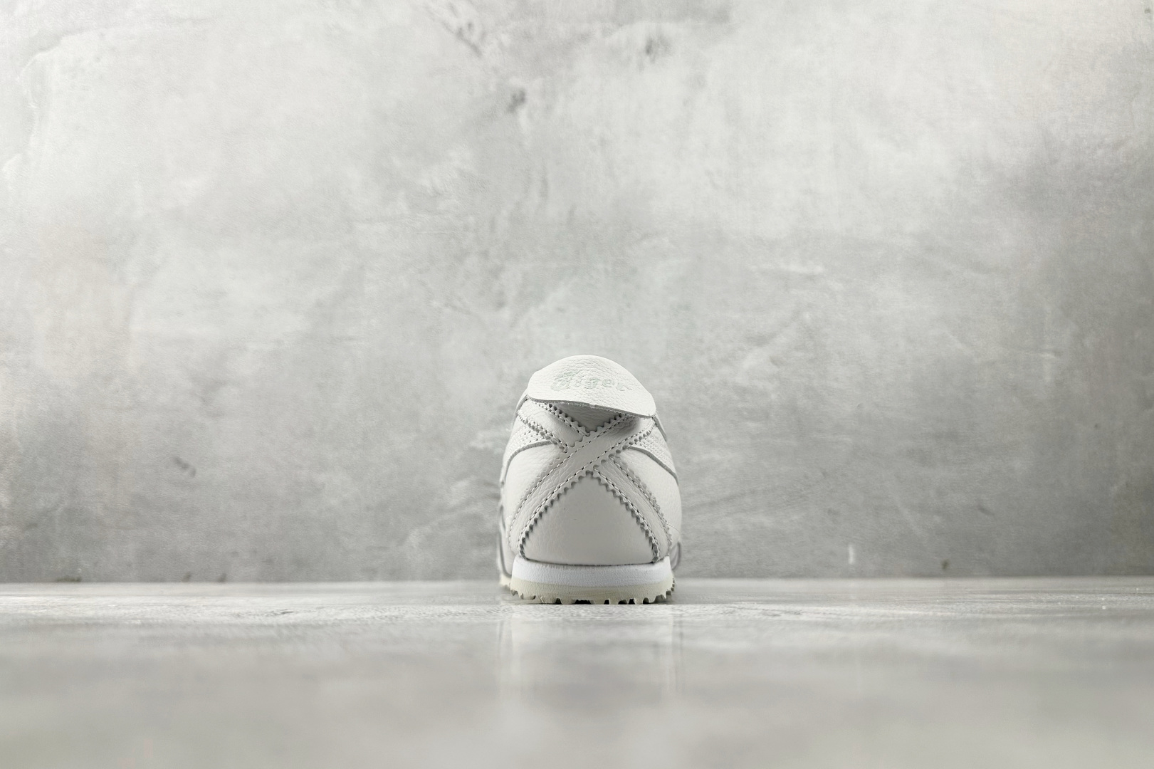 层 210 Onitsuka Tiger鬼塚虎 MEXICO 66 白色 1183A844-100