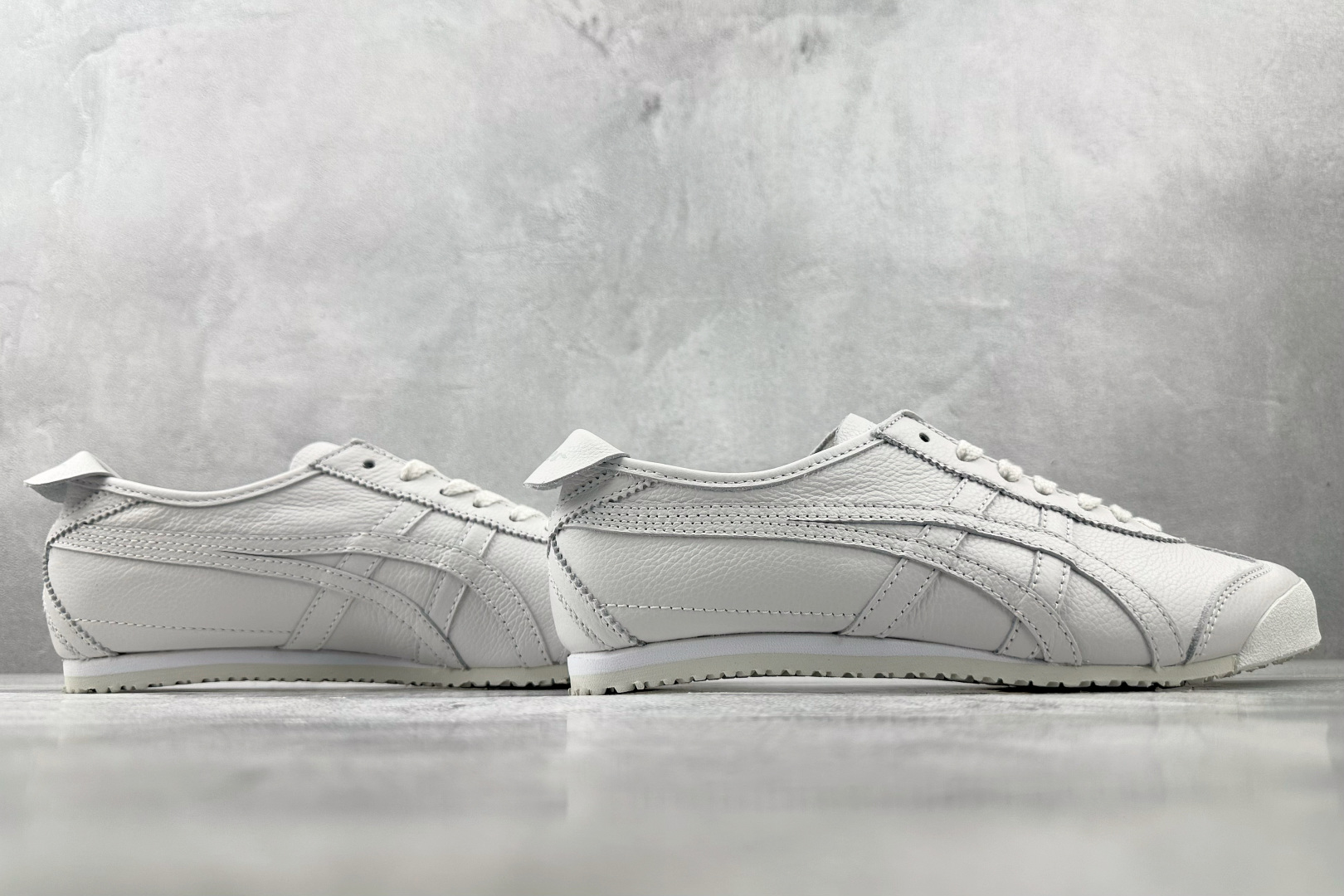 层 210 Onitsuka Tiger鬼塚虎 MEXICO 66 白色 1183A844-100