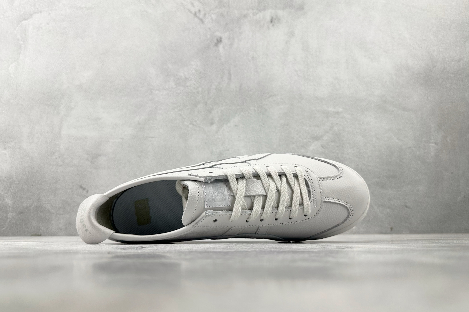 层 210 Onitsuka Tiger鬼塚虎 MEXICO 66 白色 1183A844-100