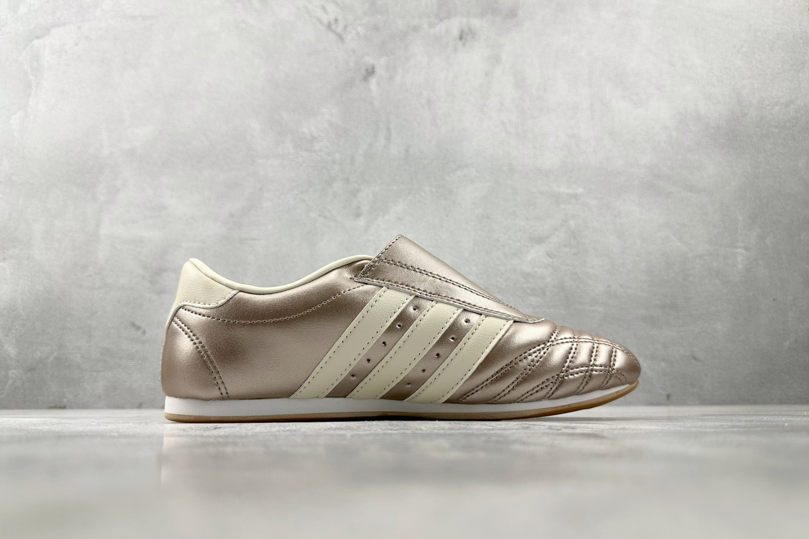 出口订单 adidas TAEKWONDO 棕色 JQ8200