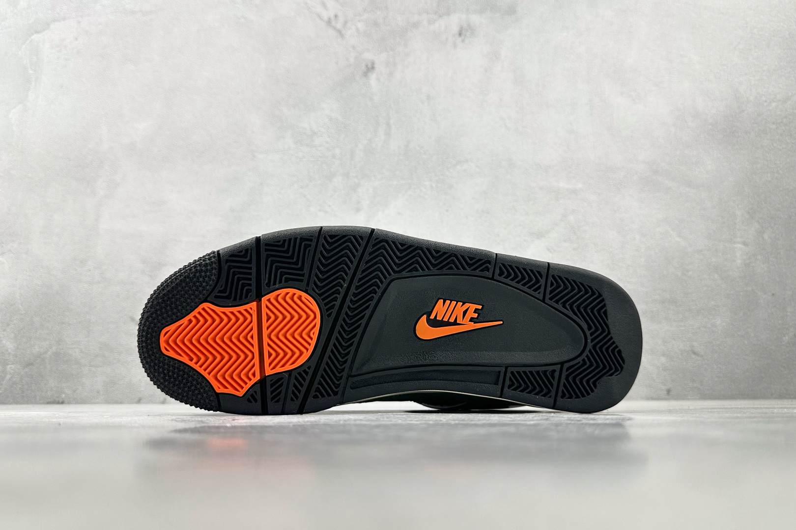 UNDEFEATED x Jordan Air Jordan 4 橄榄色 IB1854-200