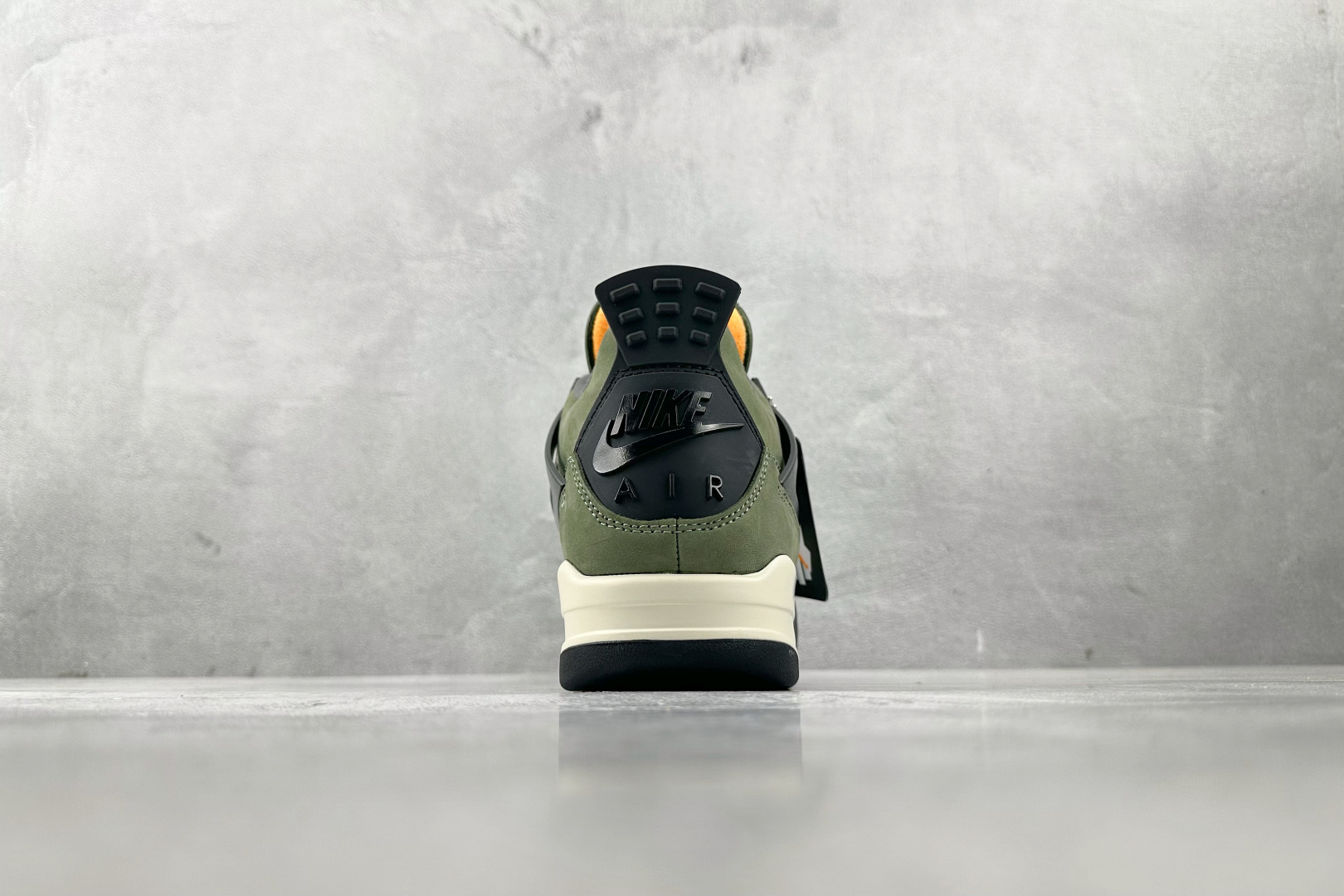 UNDEFEATED x Jordan Air Jordan 4 橄榄色 IB1854-200