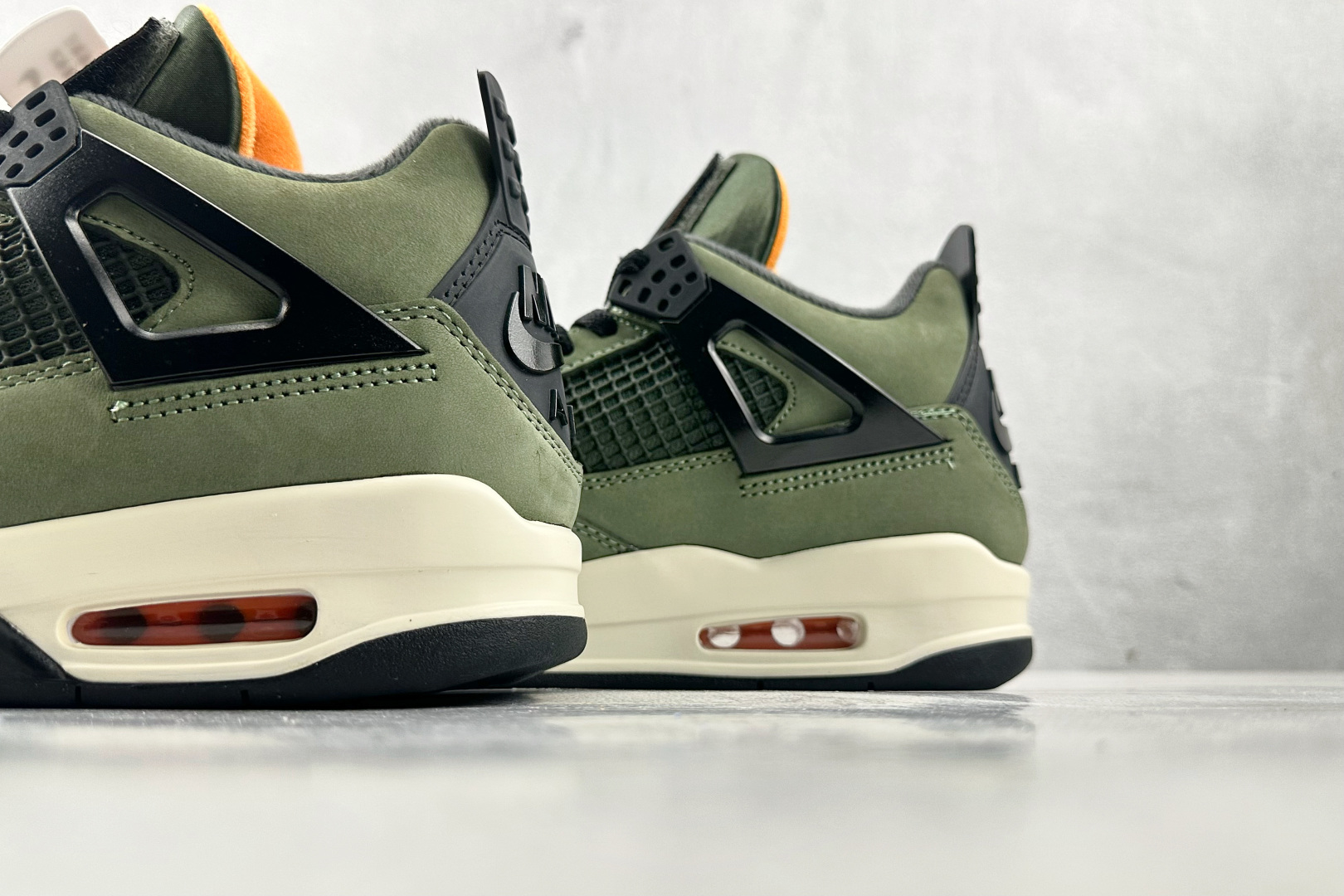 UNDEFEATED x Jordan Air Jordan 4 橄榄色 IB1854-200