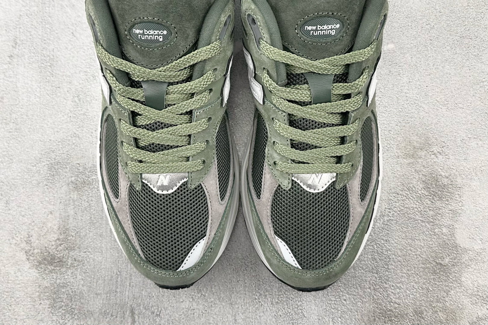 大厂出品 New Balance NB 2002R 绿色 M2002RG1